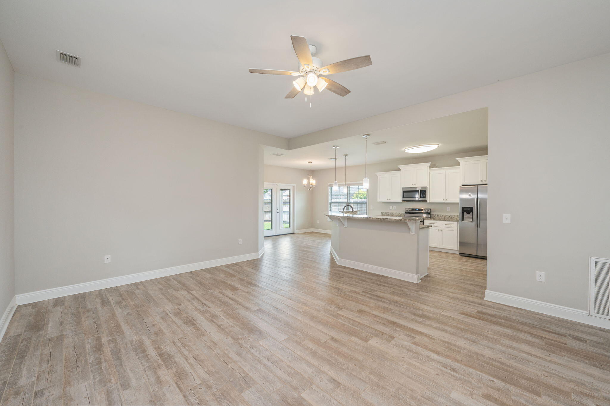 CRESCENT SHORES - Residential
