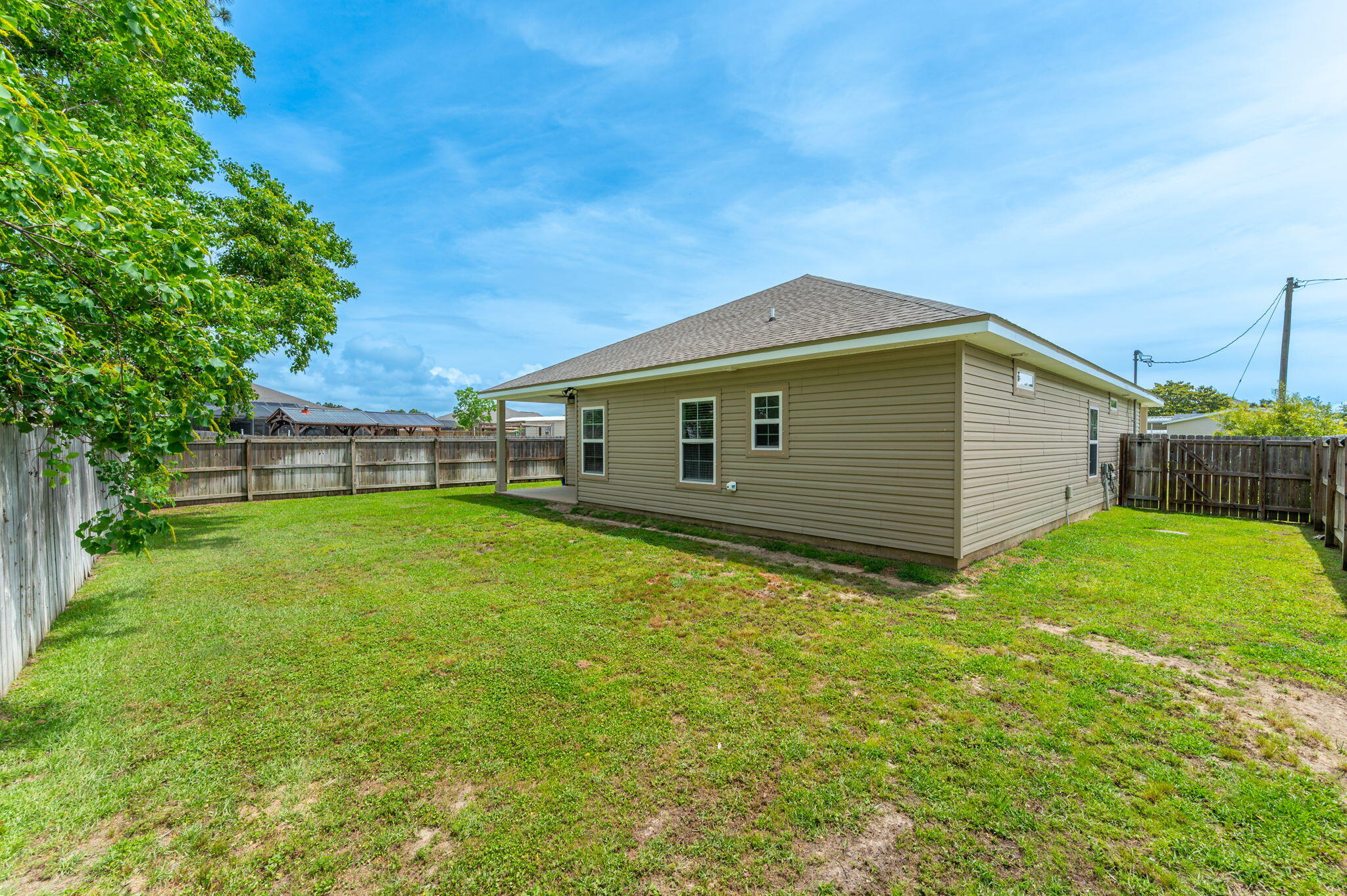 CRESCENT SHORES - Residential