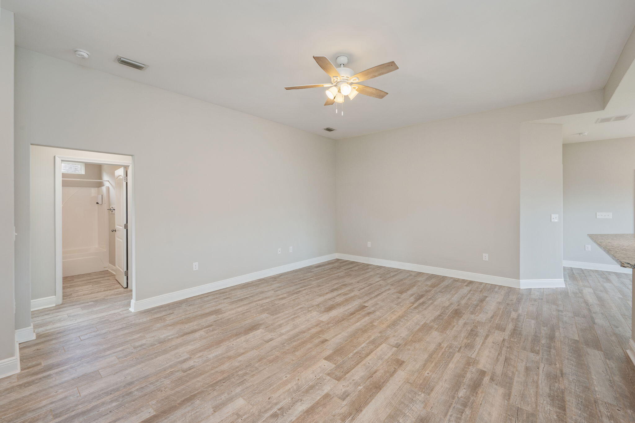 CRESCENT SHORES - Residential