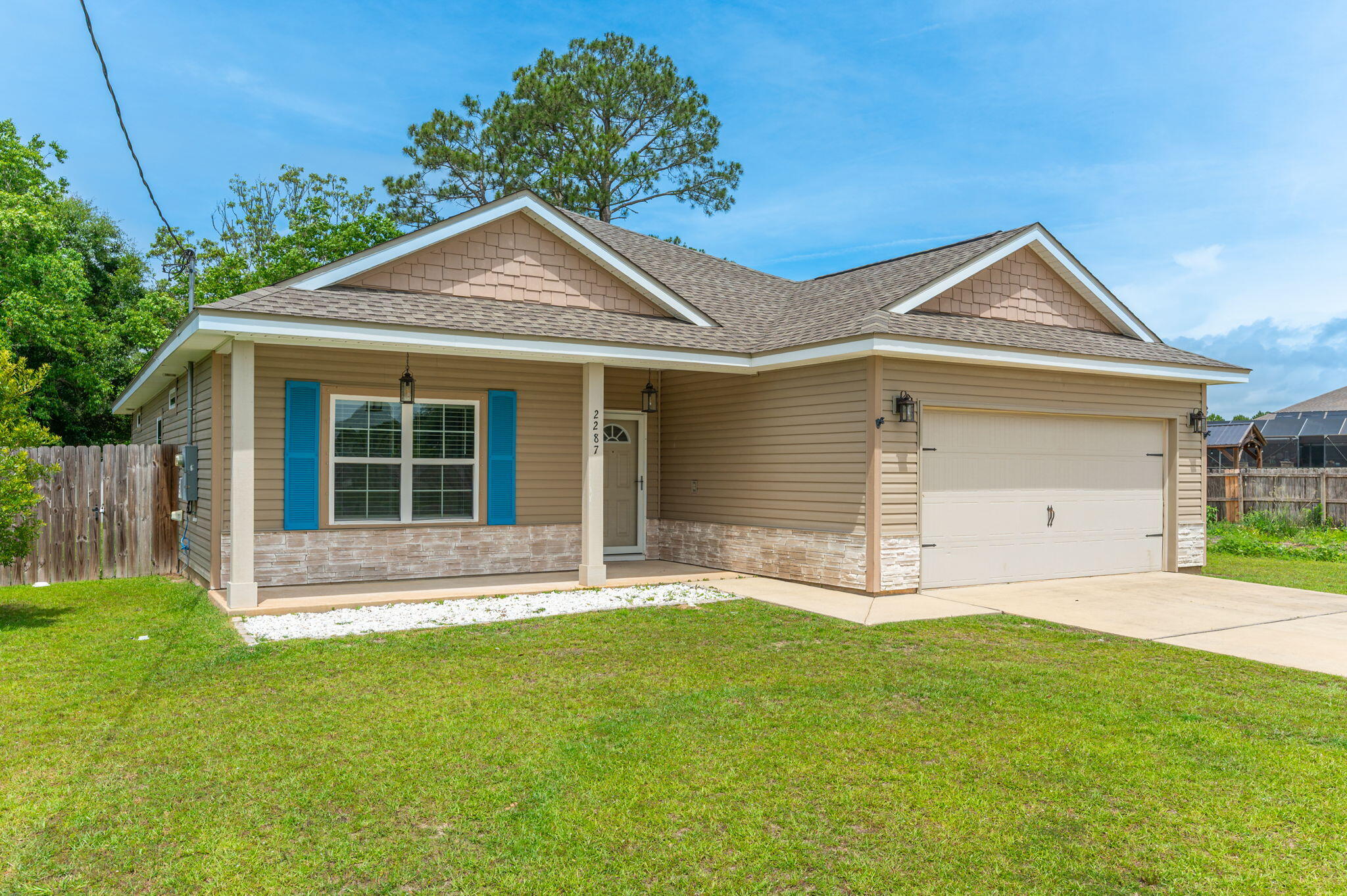 CRESCENT SHORES - Residential
