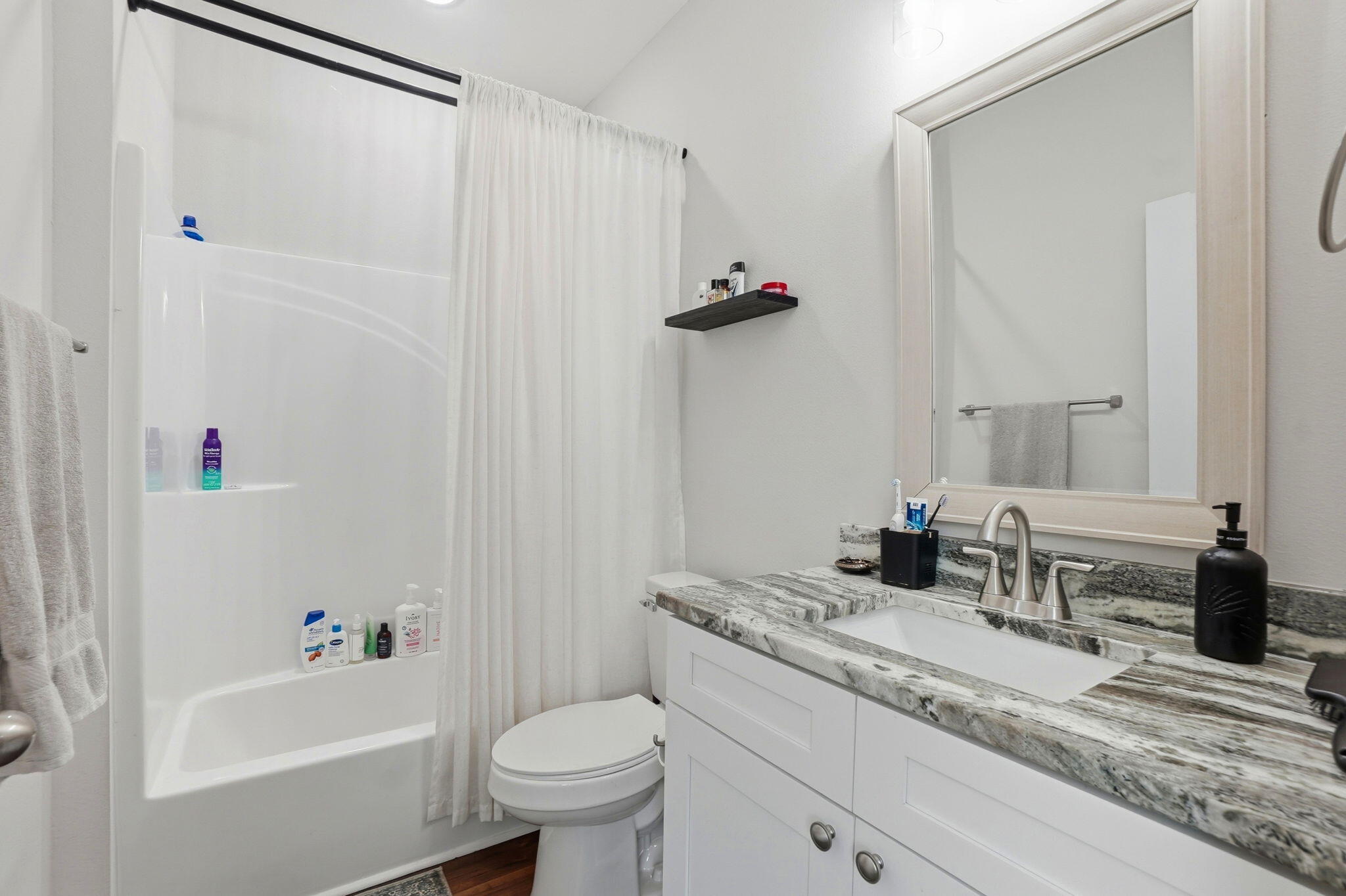 KAKE COTTAGES - Residential