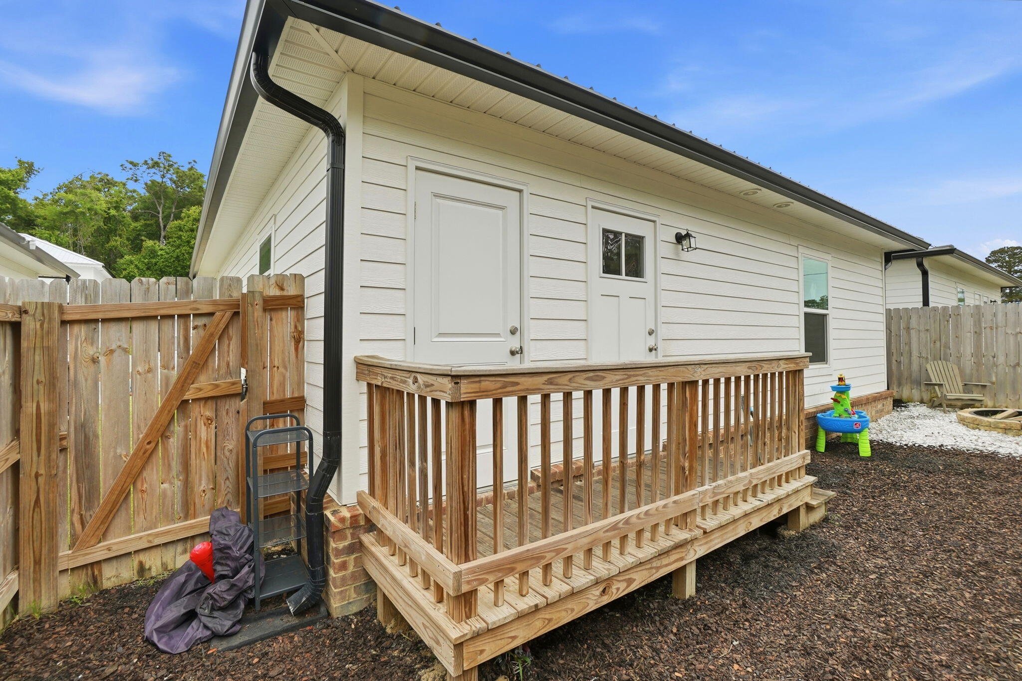 KAKE COTTAGES - Residential