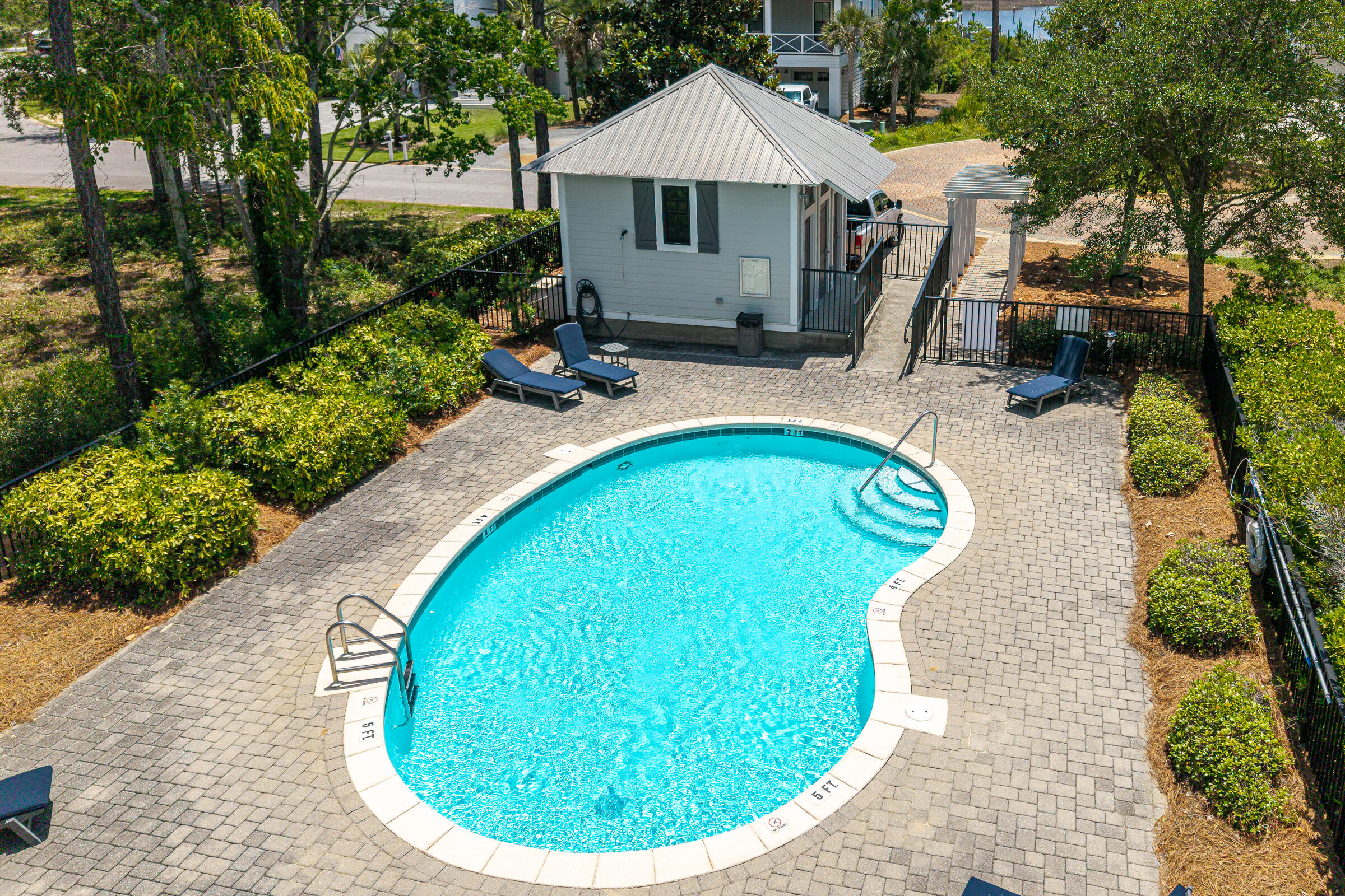 CESSNA LANDING - Residential