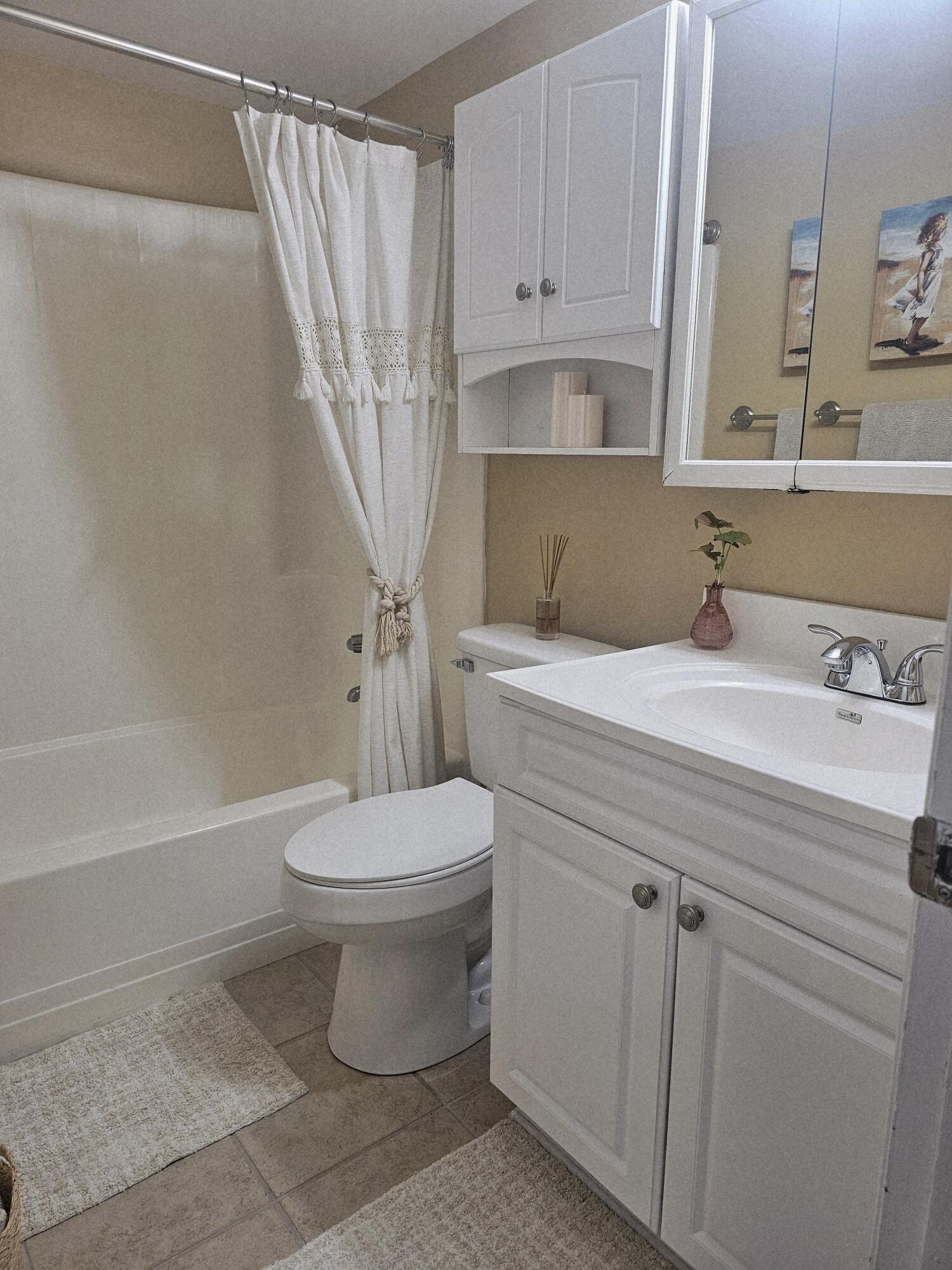 CEDARS CONDO - Residential