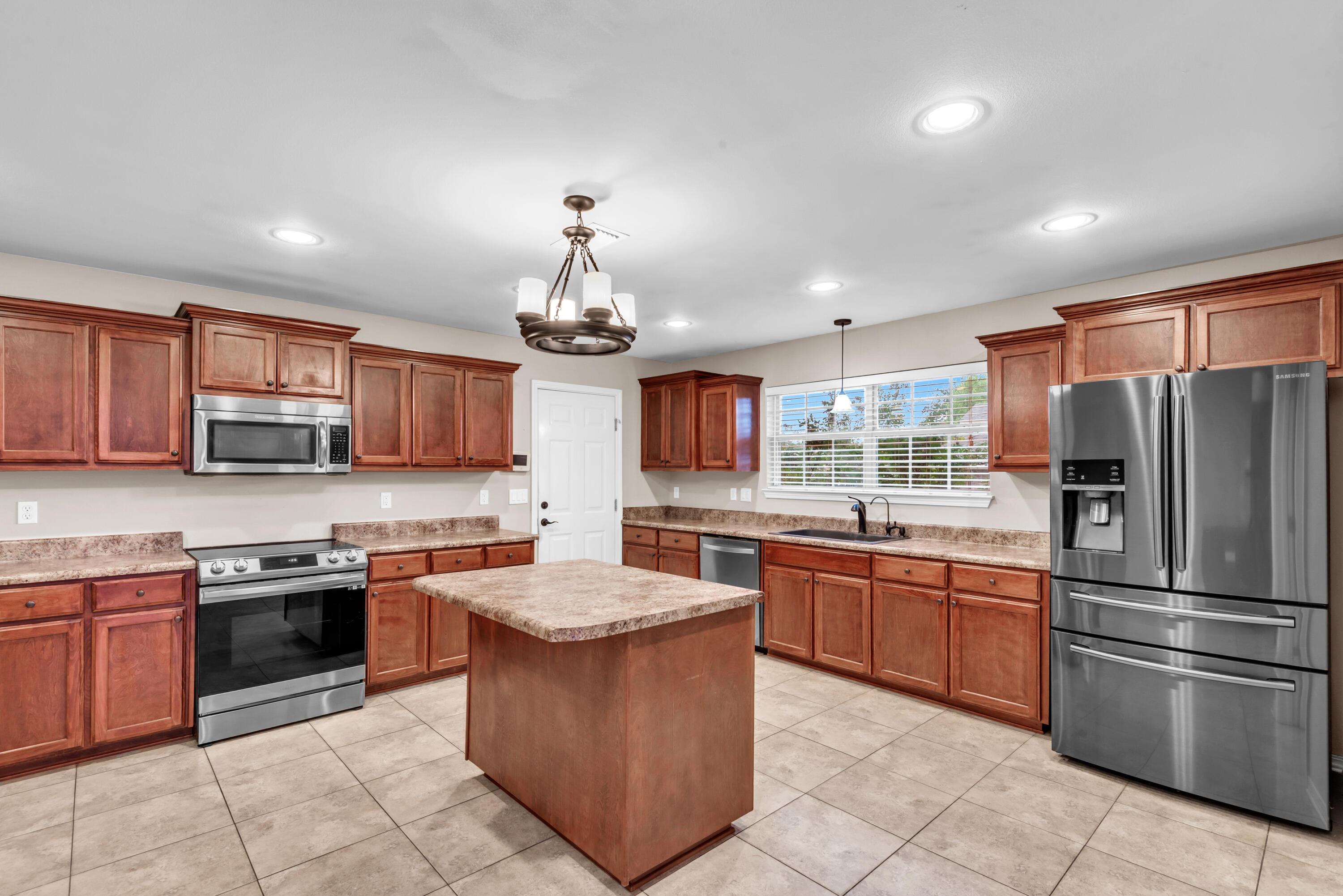 SILVER CREEK ESTATES - Residential