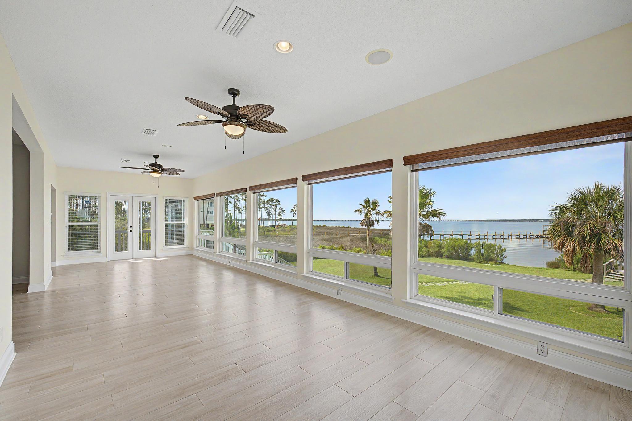 BAYSIDE - Residential