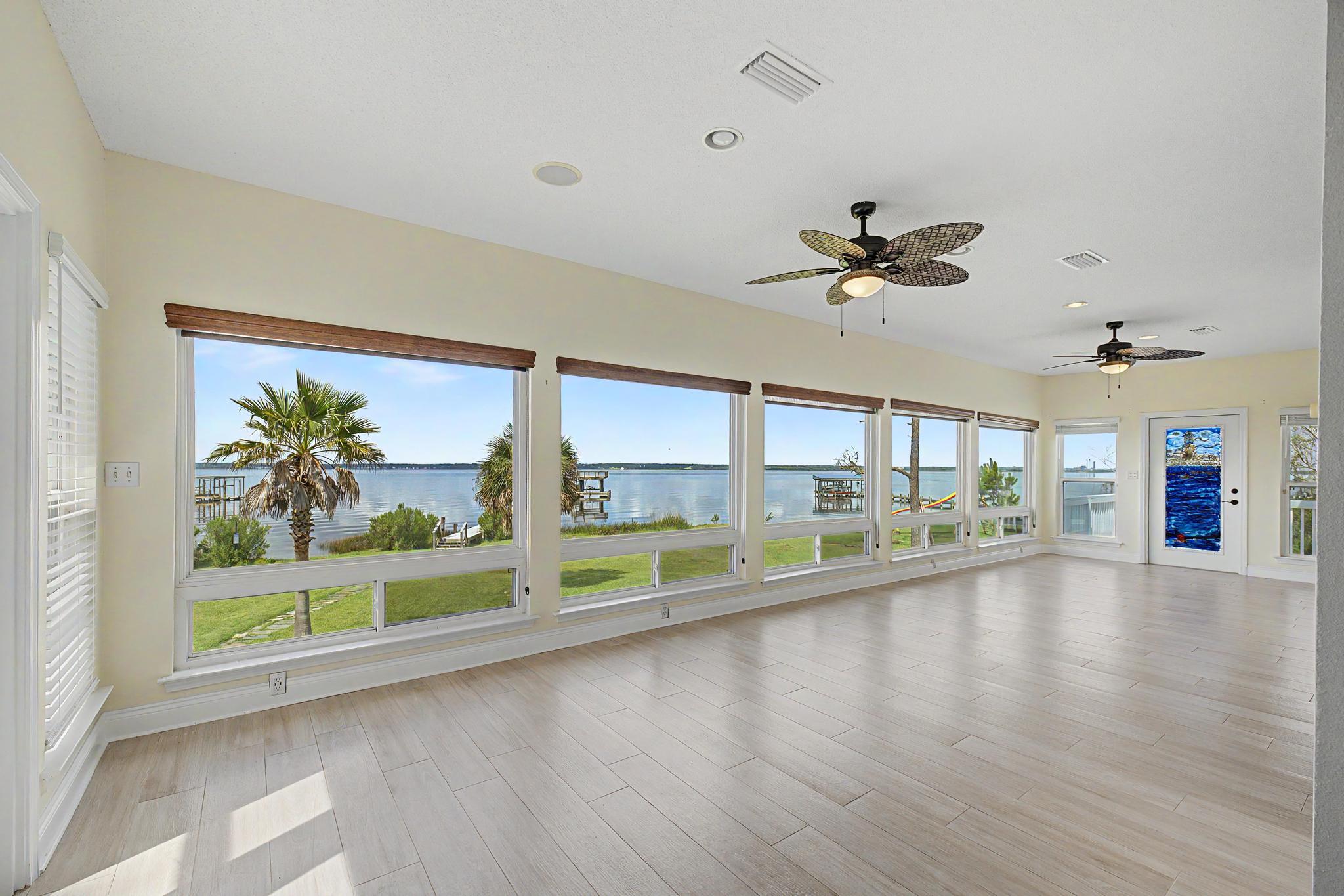 BAYSIDE - Residential