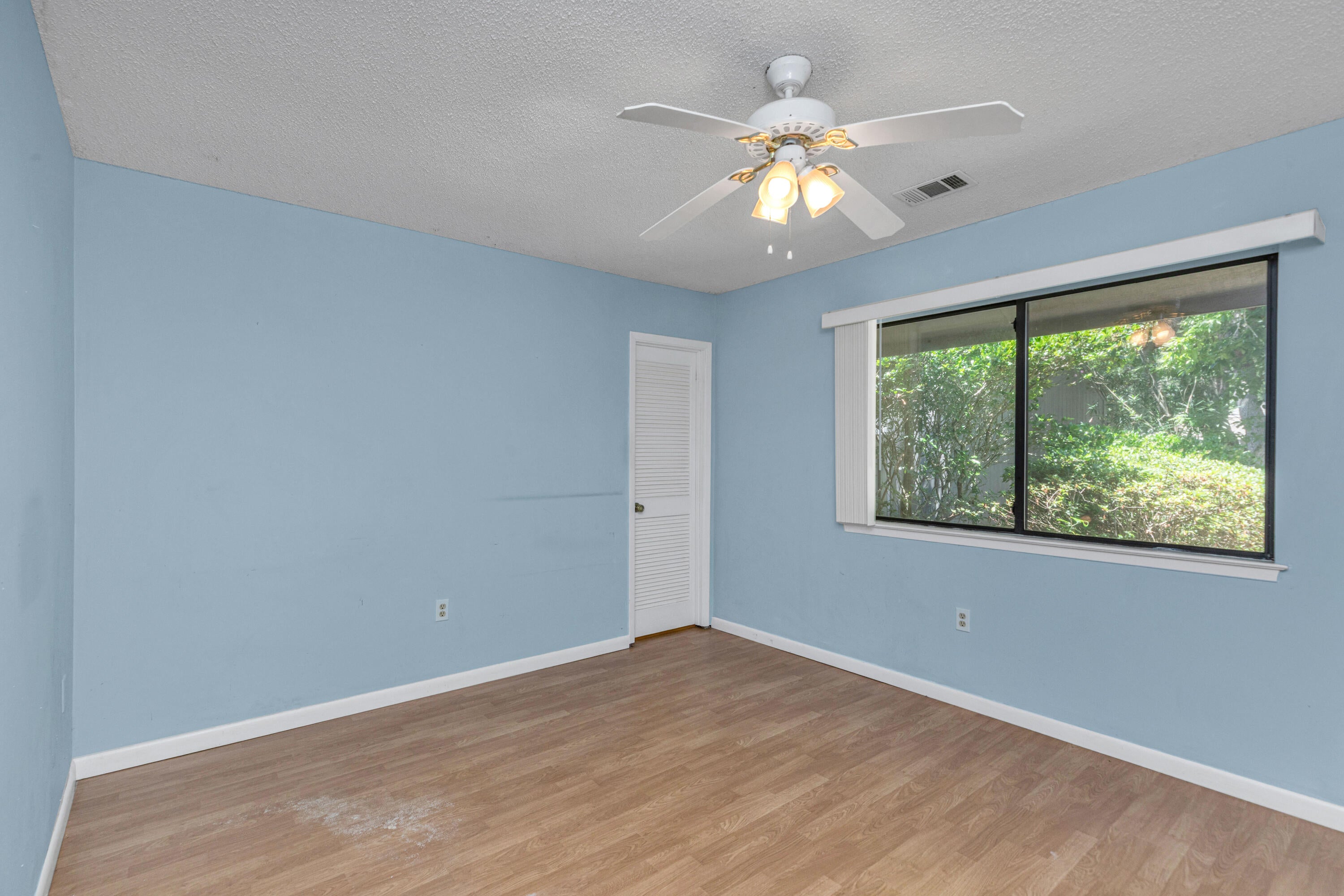 ROYAL OAK VILLAS BLUEWATER BAY - Residential