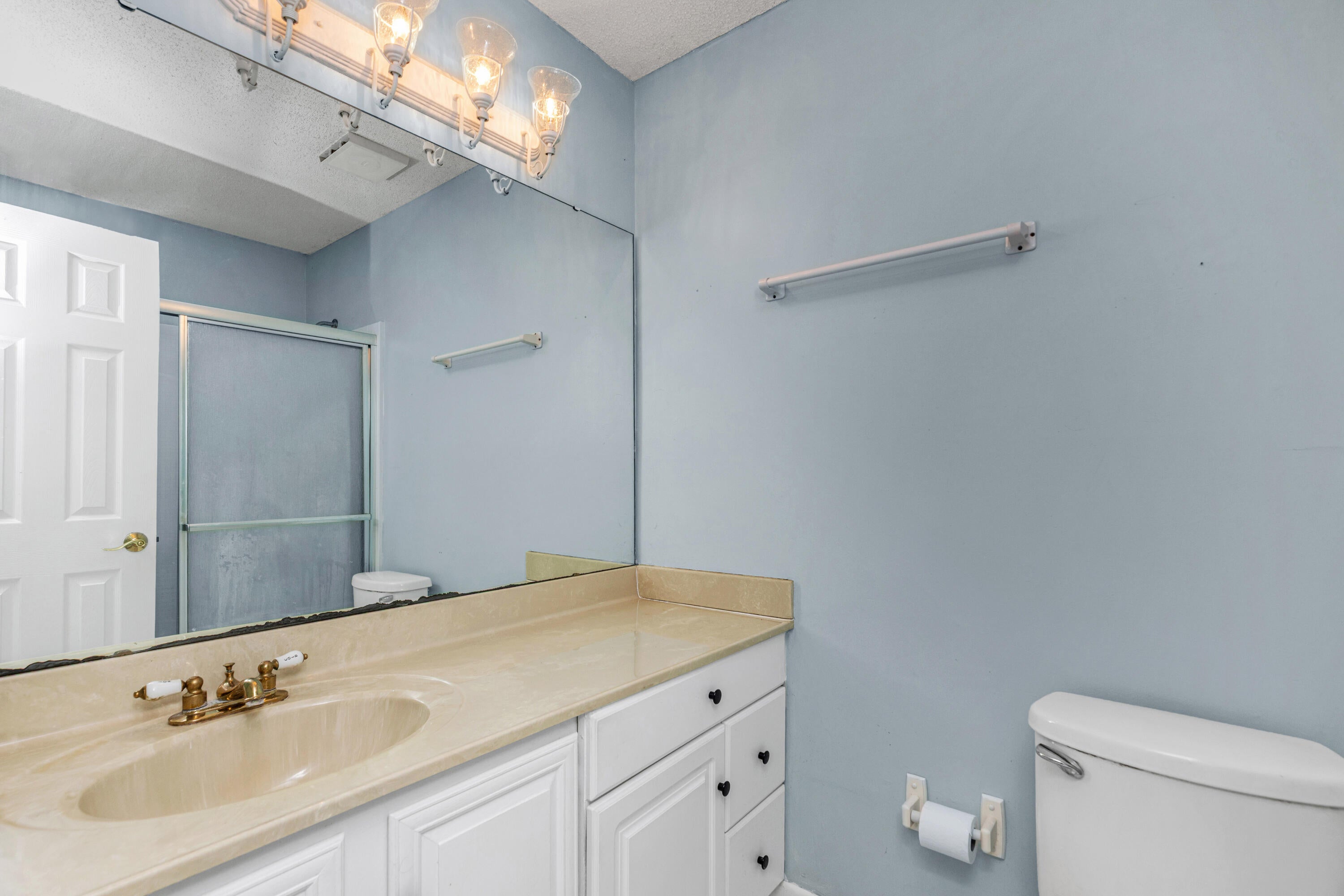 ROYAL OAK VILLAS BLUEWATER BAY - Residential