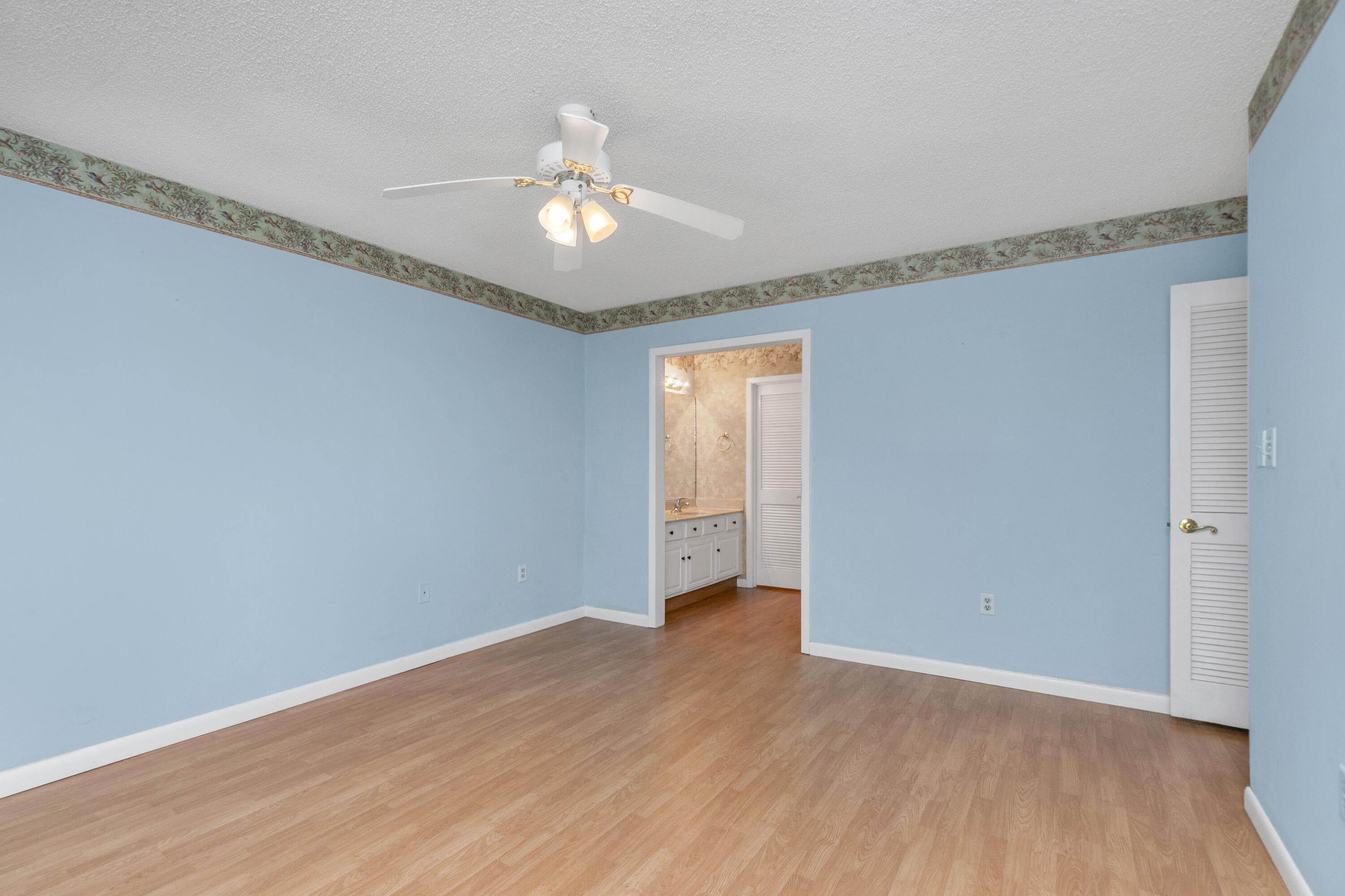 ROYAL OAK VILLAS BLUEWATER BAY - Residential