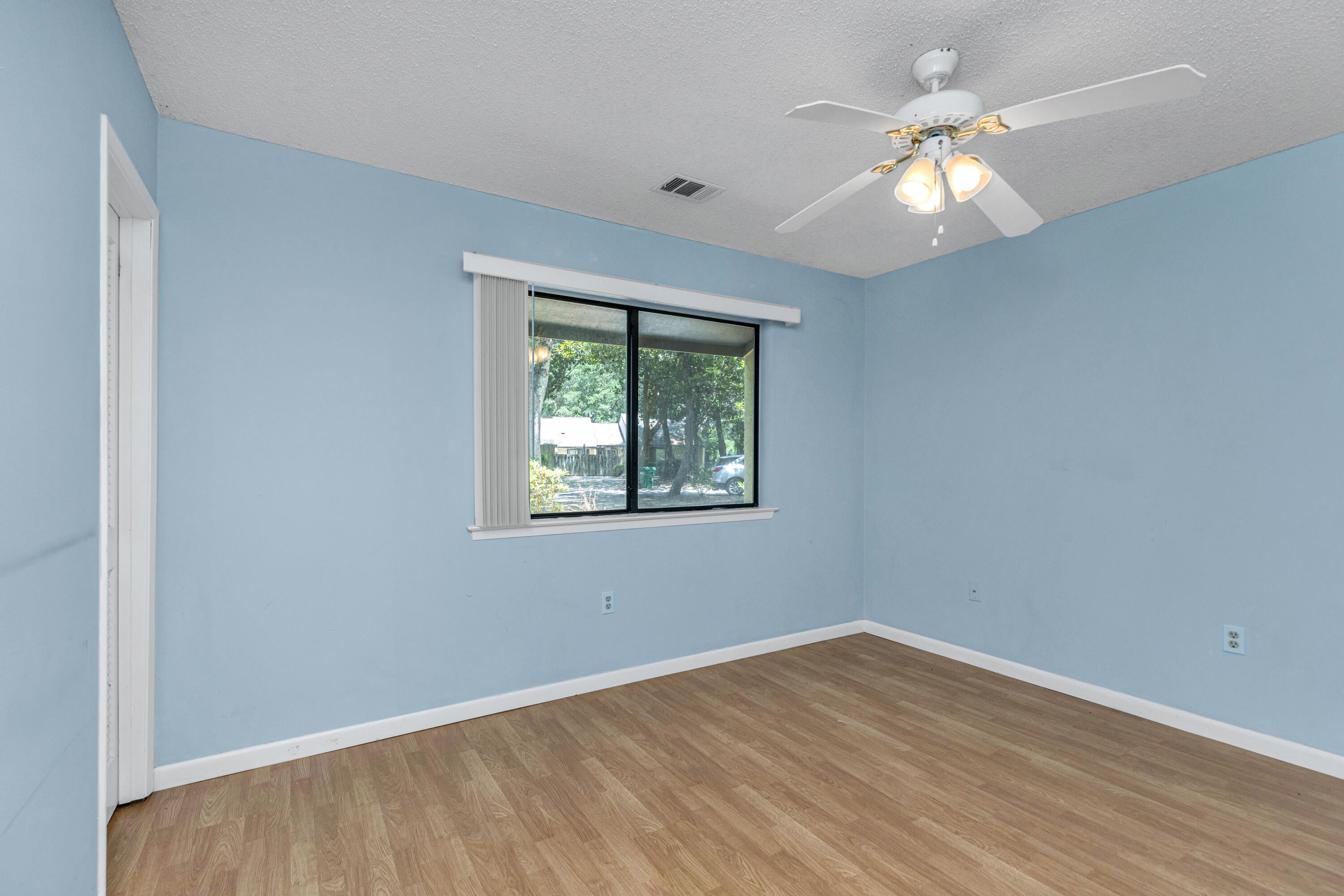 ROYAL OAK VILLAS BLUEWATER BAY - Residential
