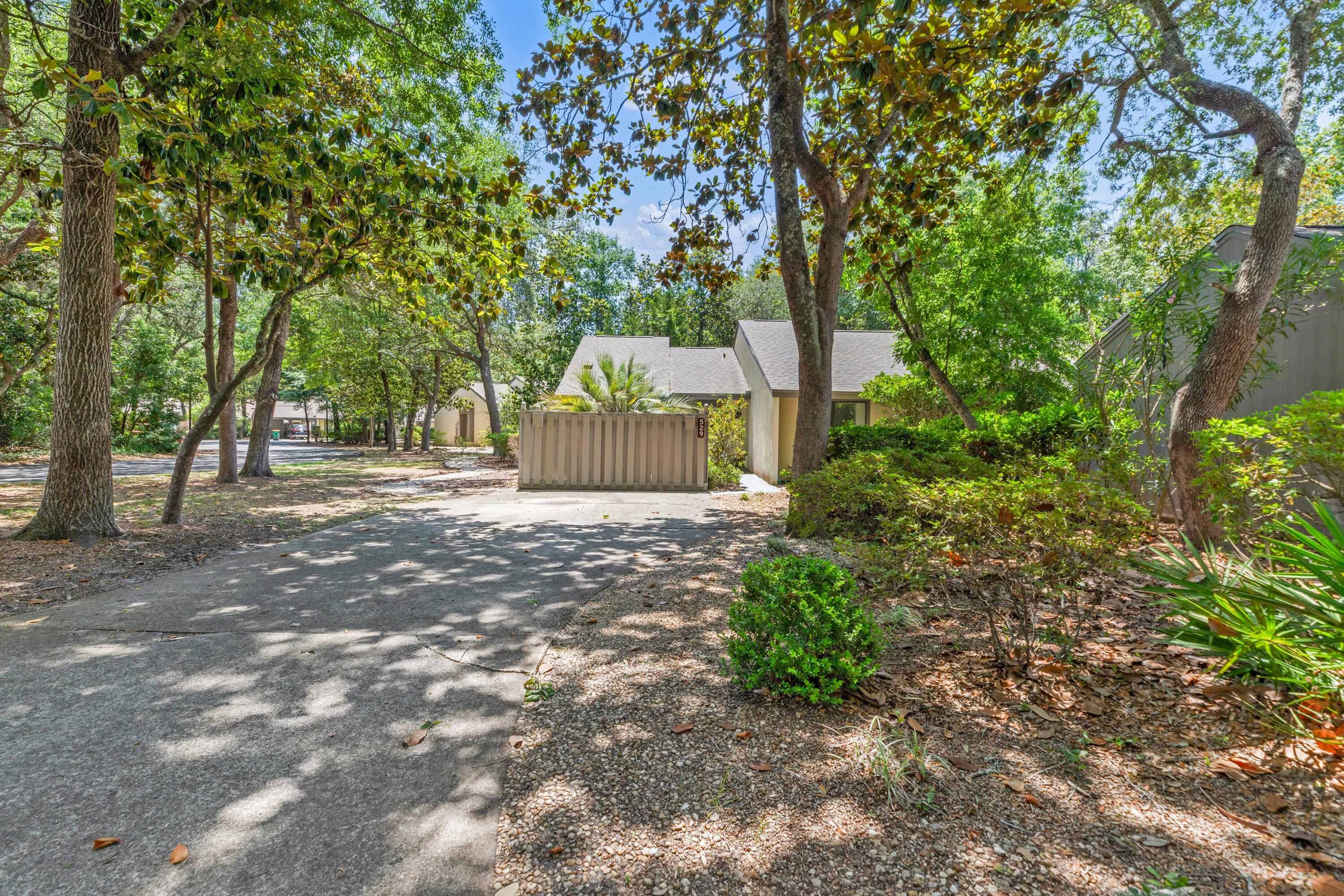 ROYAL OAK VILLAS BLUEWATER BAY - Residential