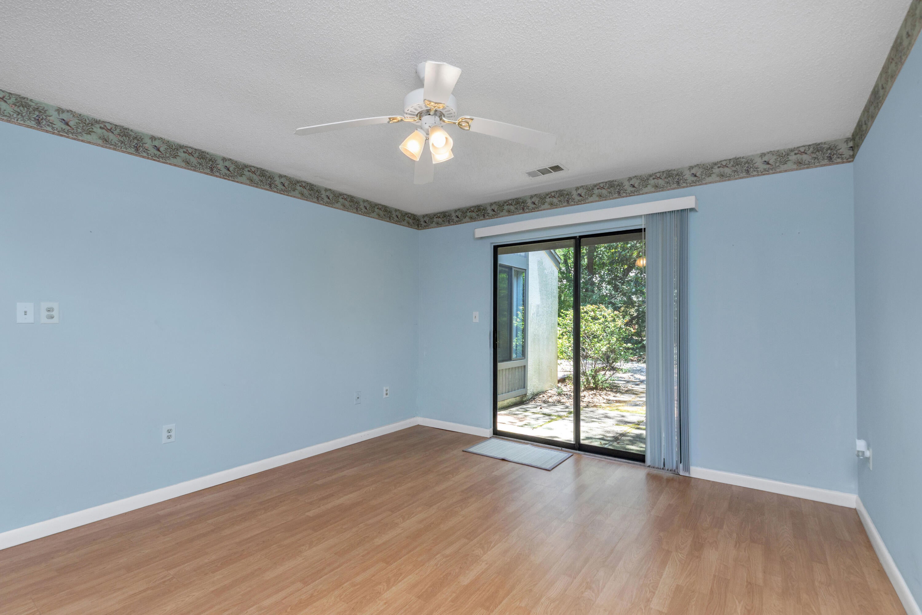 ROYAL OAK VILLAS BLUEWATER BAY - Residential