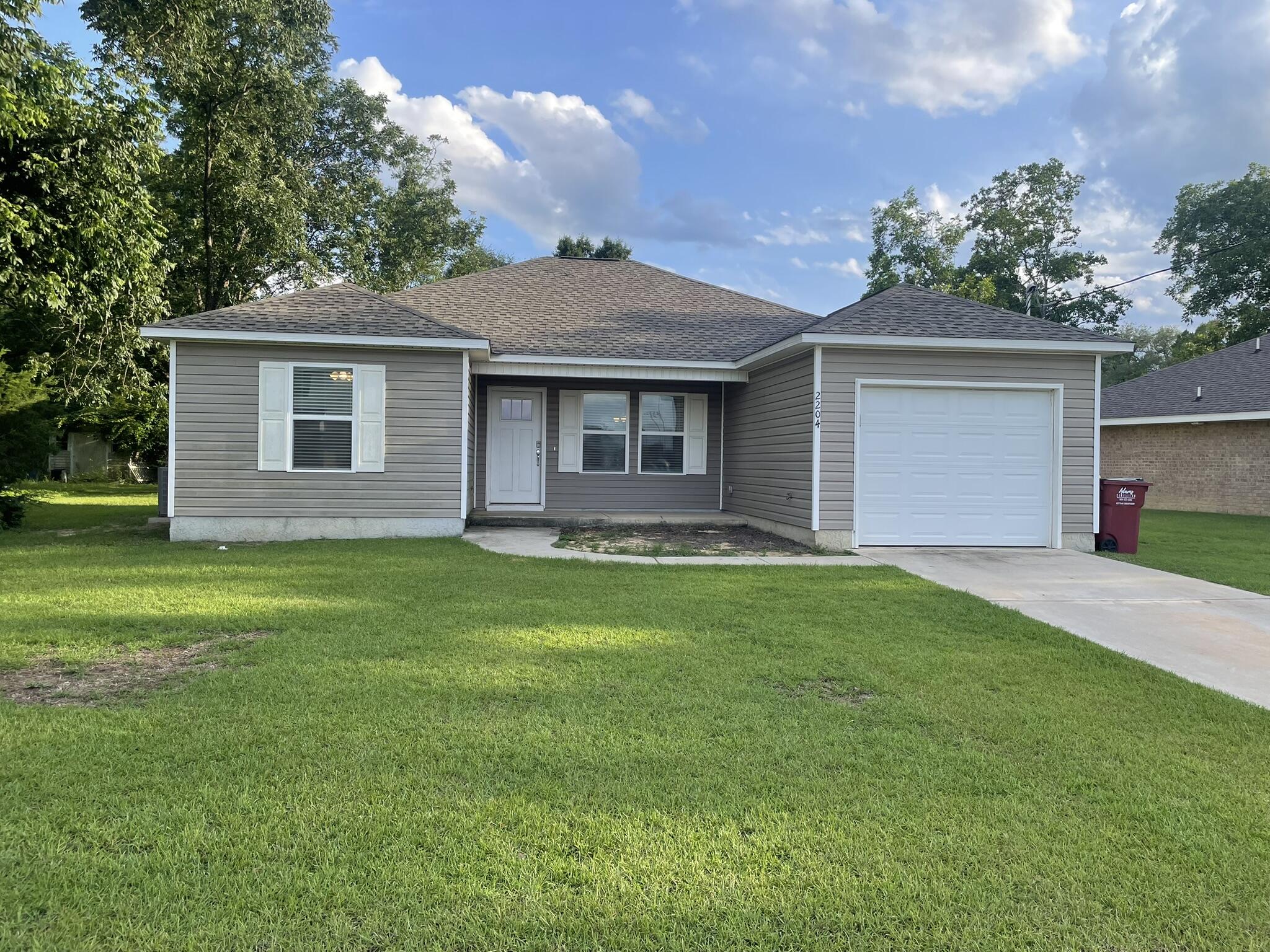 OAKDALE MIN/FARMS - Residential Lease