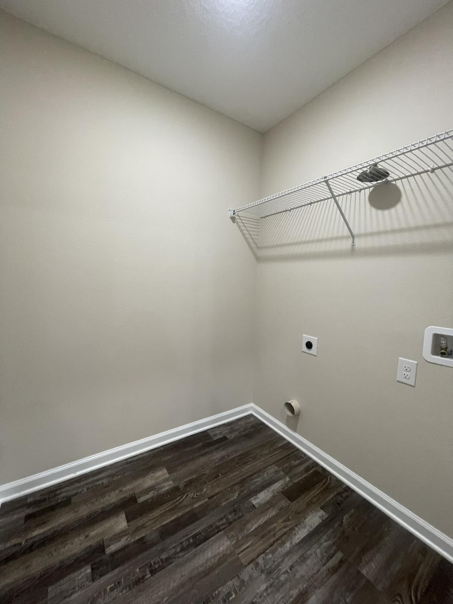 OAKDALE MIN/FARMS - Residential Lease