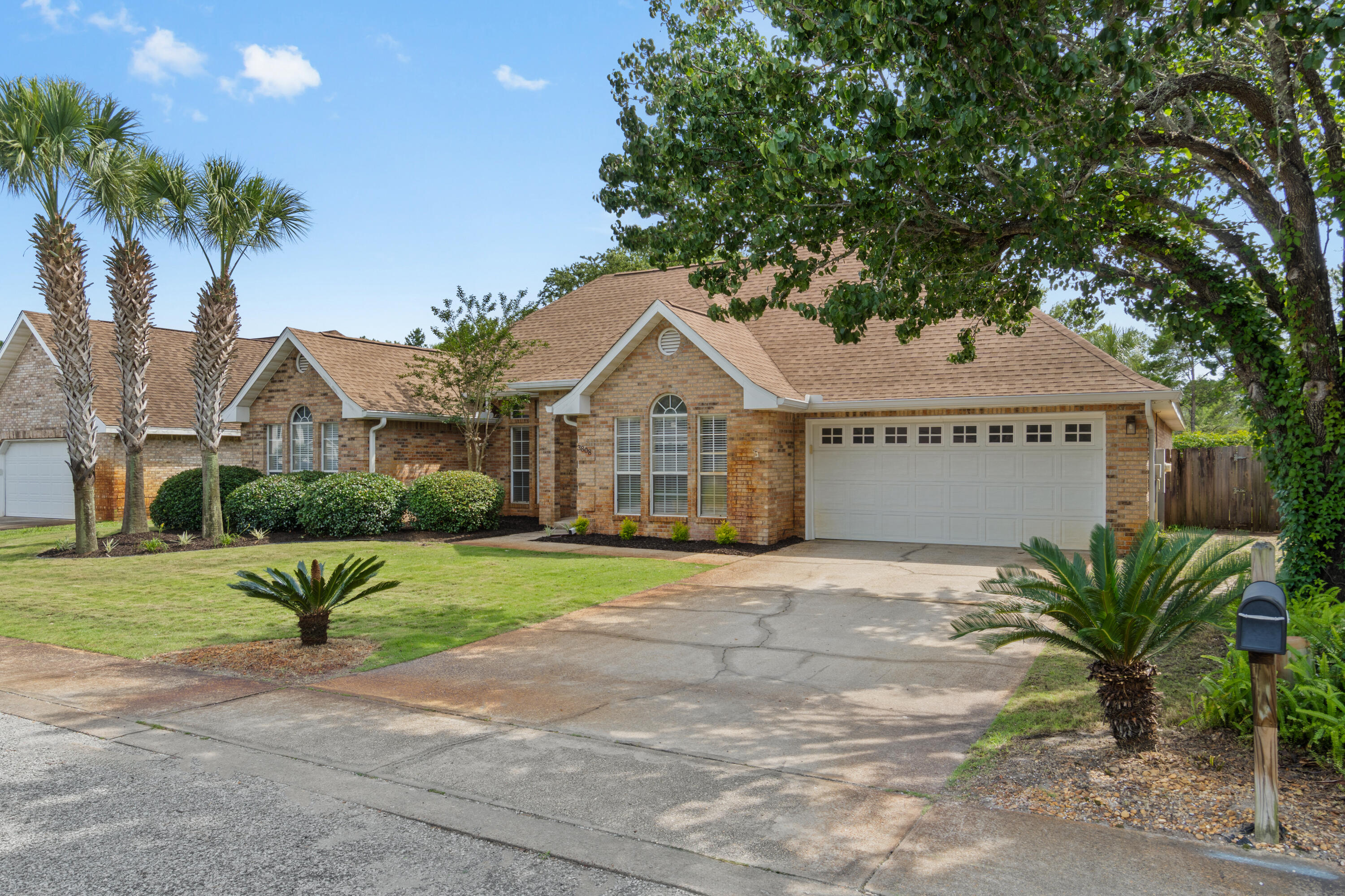INDIAN TRAIL ESTATES - Residential