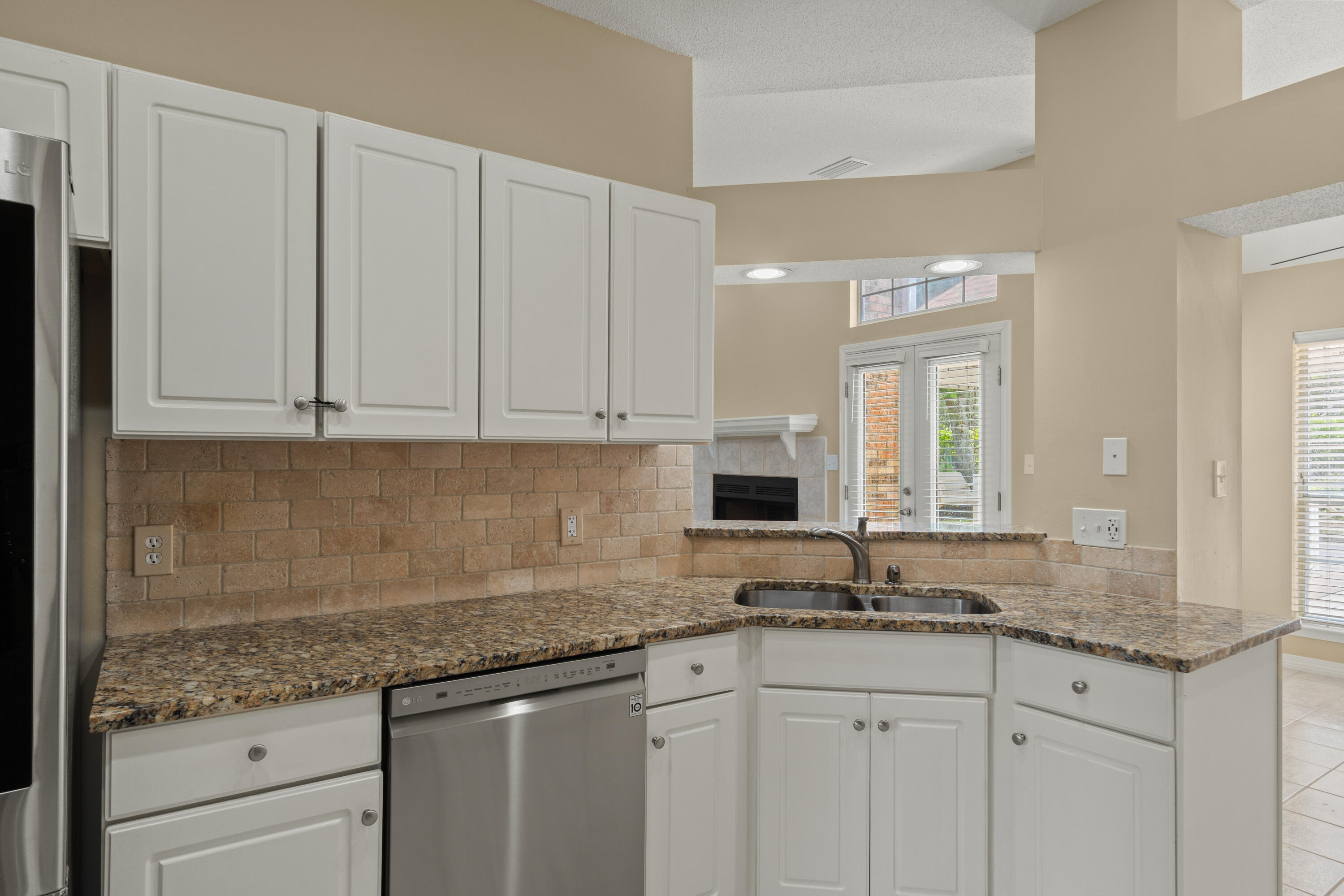INDIAN TRAIL ESTATES - Residential