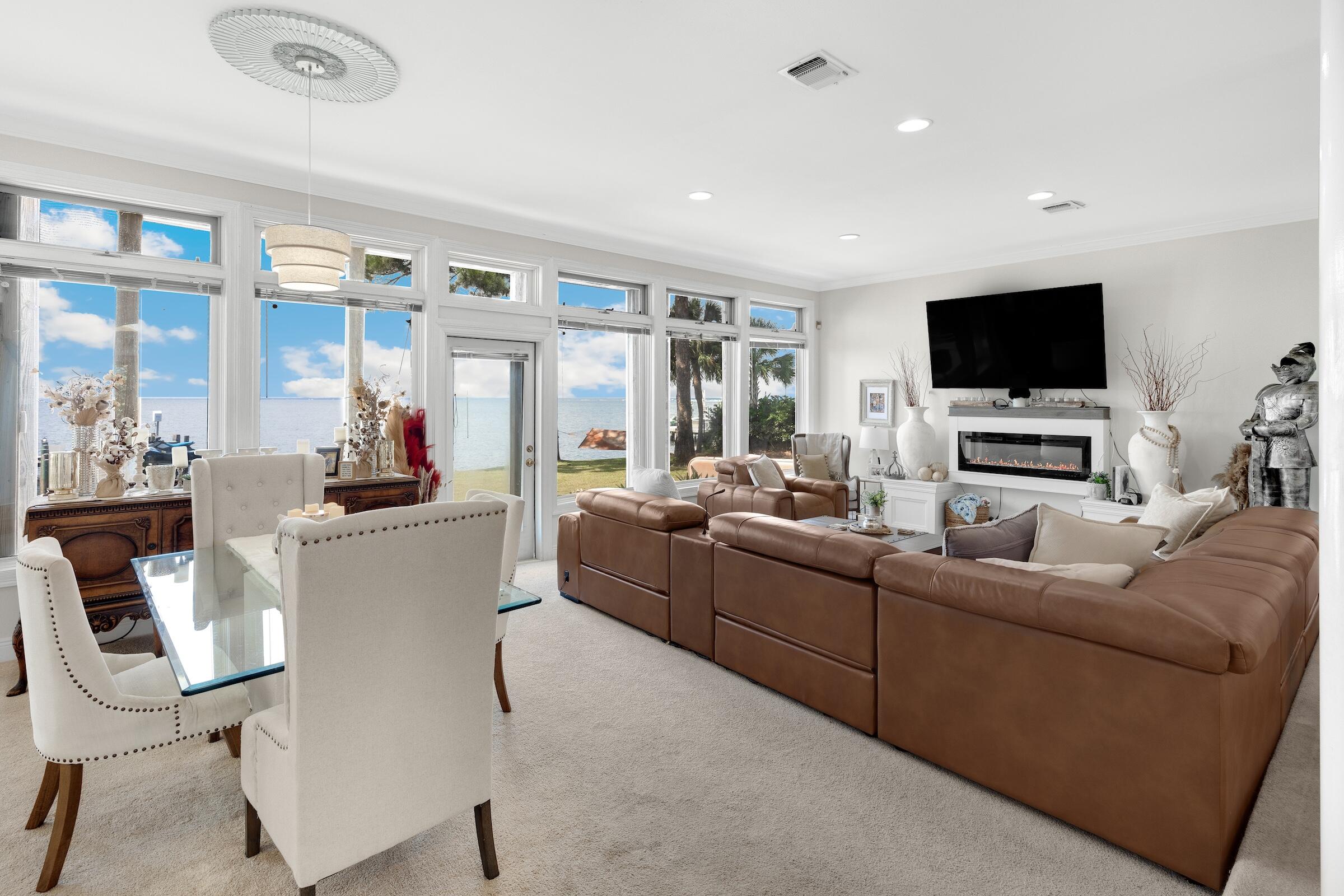 BURNT PINE - Residential