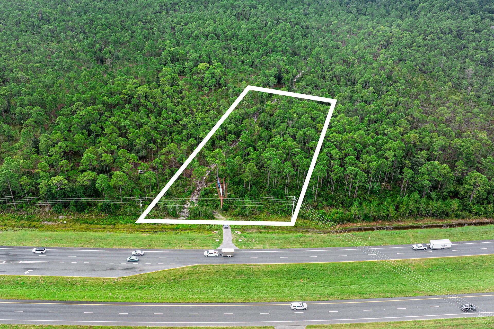Secure a high-profile footprint at the epicenter of growth along the coveted Highway 331 corridor. This expansive 3.59-acre parcel offers a rare opportunity for unparalleled brand exposure, boasting significant road frontage (Approx. 260lf) and visibility to over 35,000 vehicles daily.
Strategically located just six miles from the pivotal Highway 98 intersection, the site features a level, buildable topography--a perfect blank canvas for flagship retail, professional offices, or a high-end service center. Capitalize on the region's upward trajectory Reach out today for more details.