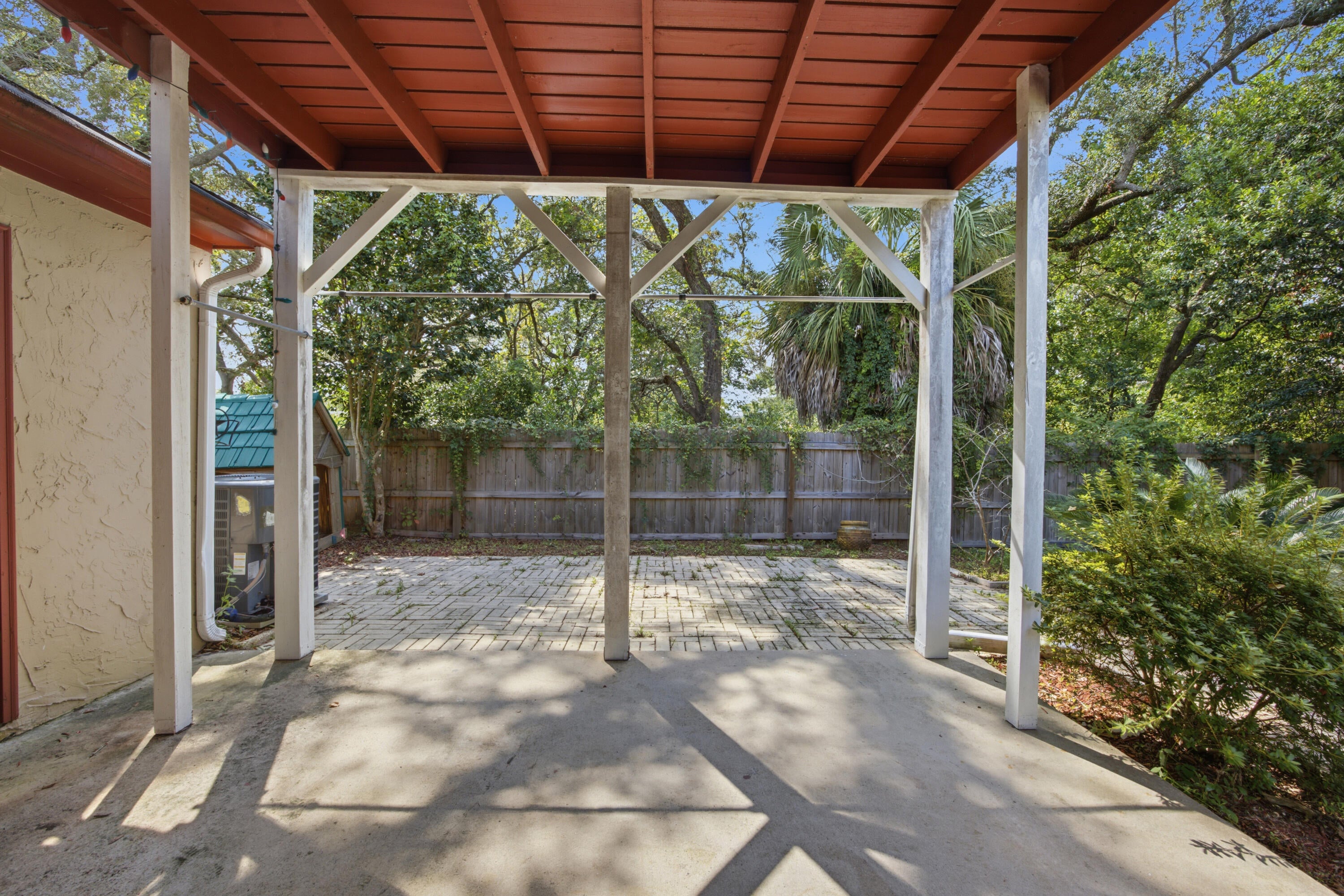 PORT DIXIE BEG NE COR BLK 56 S 164.67 FT - Residential