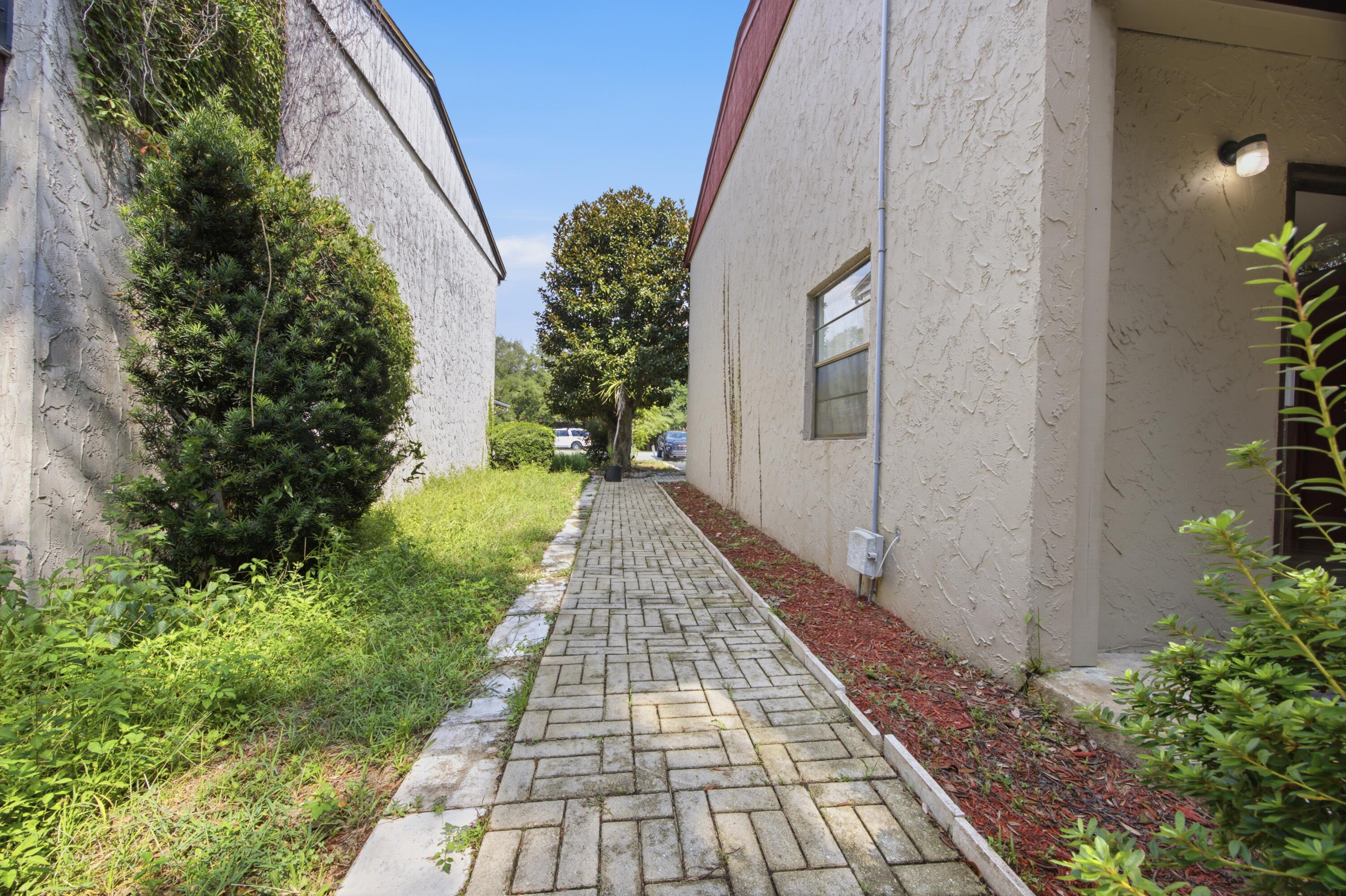PORT DIXIE BEG NE COR BLK 56 S 164.67 FT - Residential