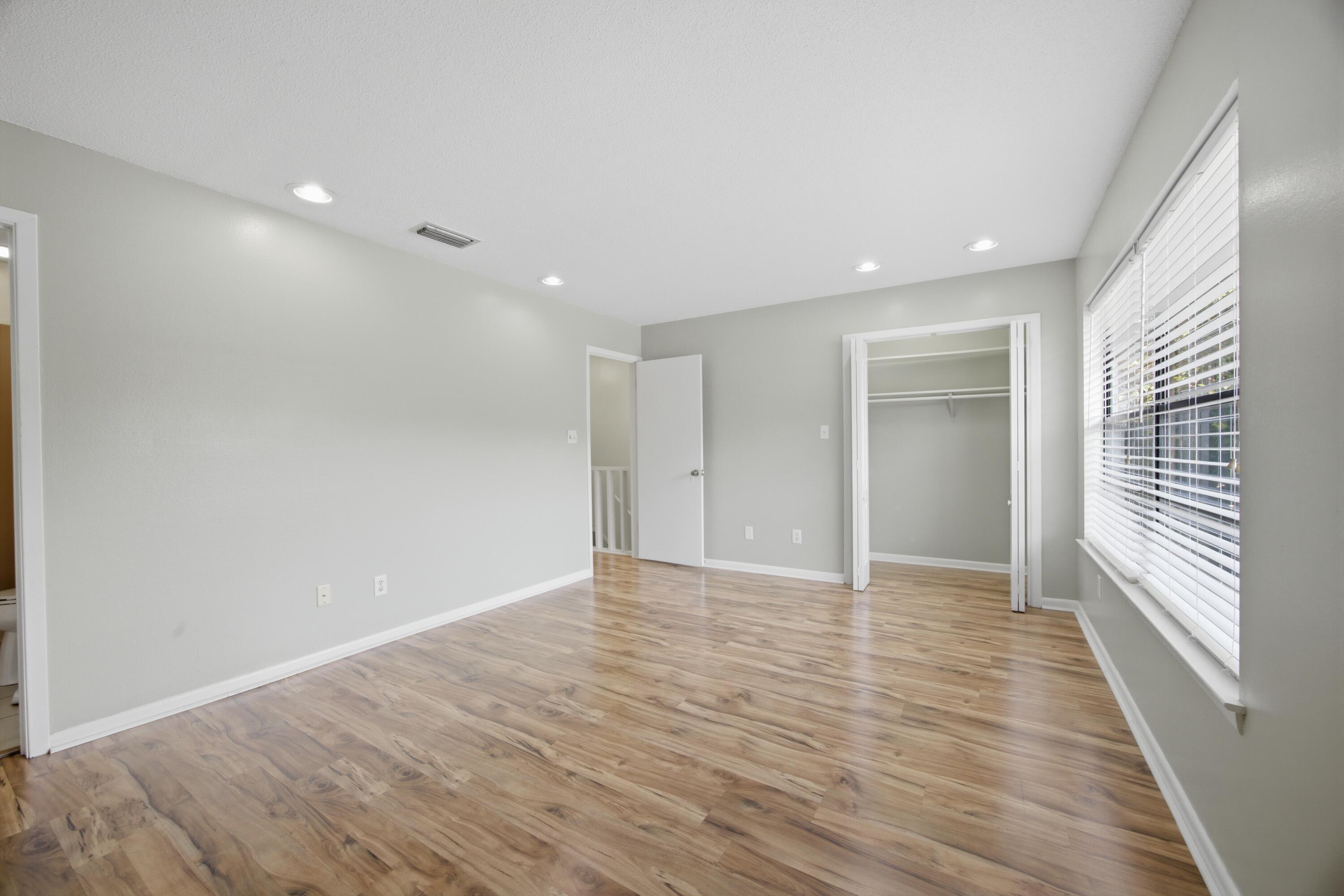 PORT DIXIE BEG NE COR BLK 56 S 164.67 FT - Residential