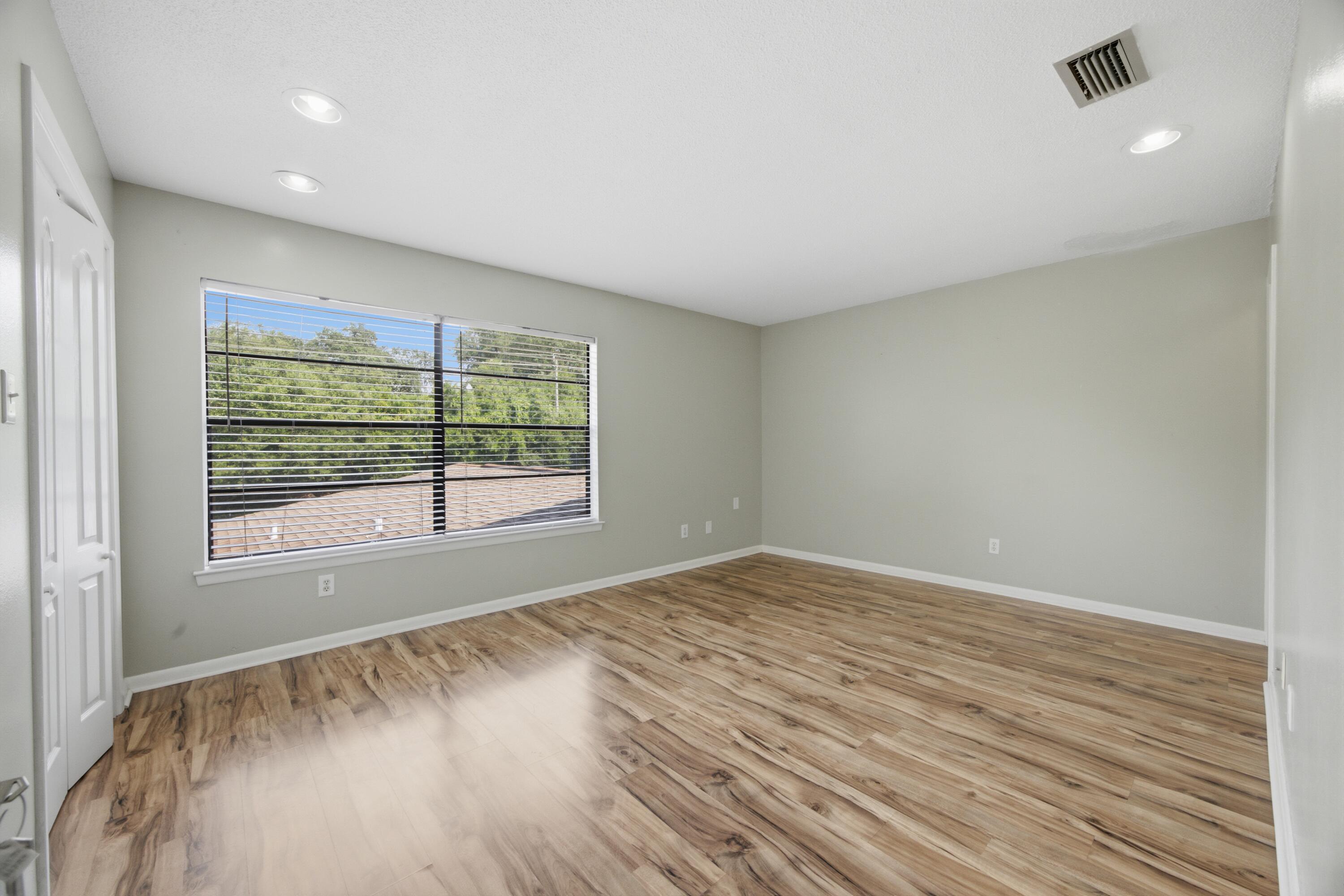PORT DIXIE BEG NE COR BLK 56 S 164.67 FT - Residential