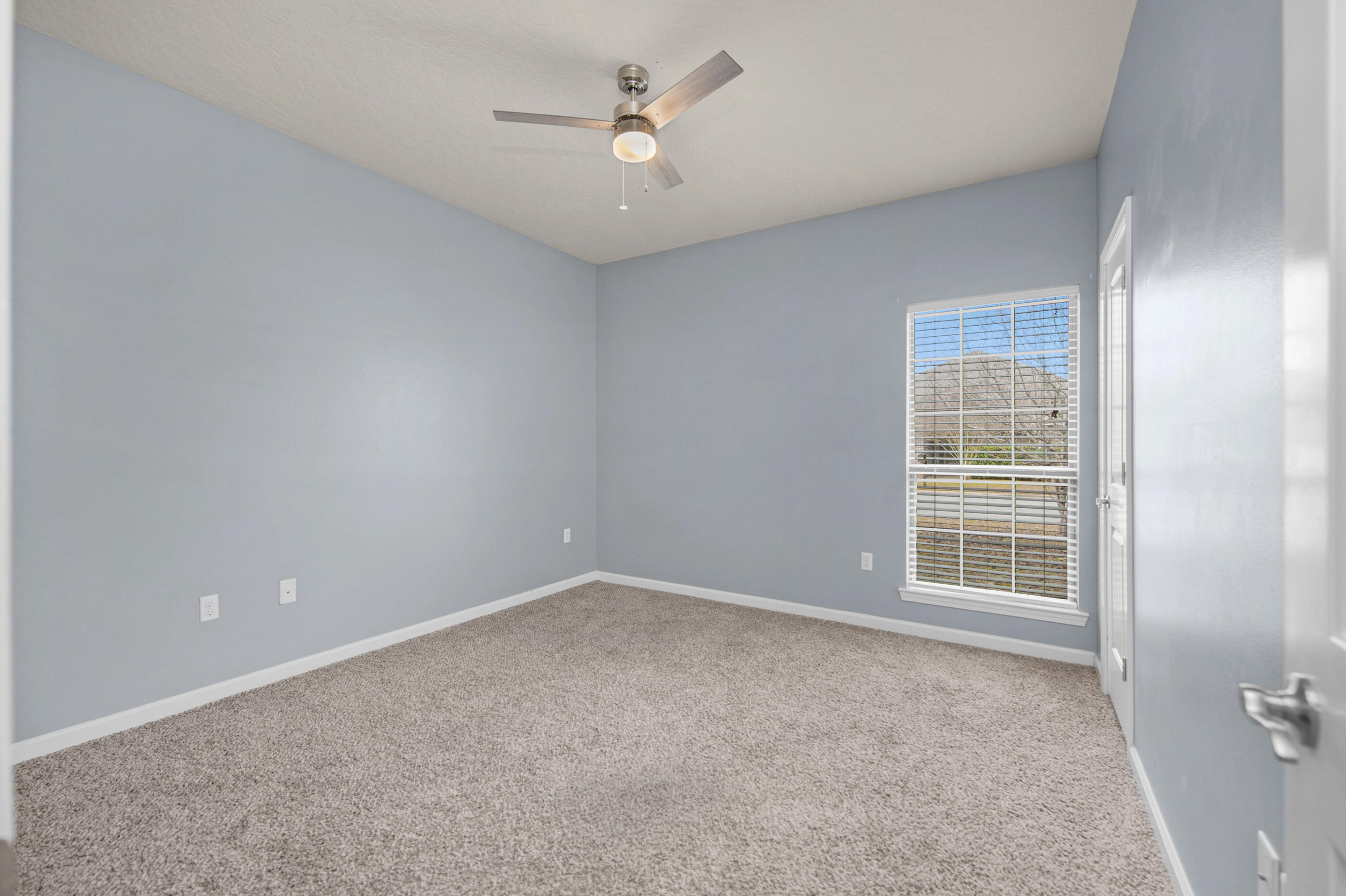 DUGGAN POND ESTATES - Residential Lease