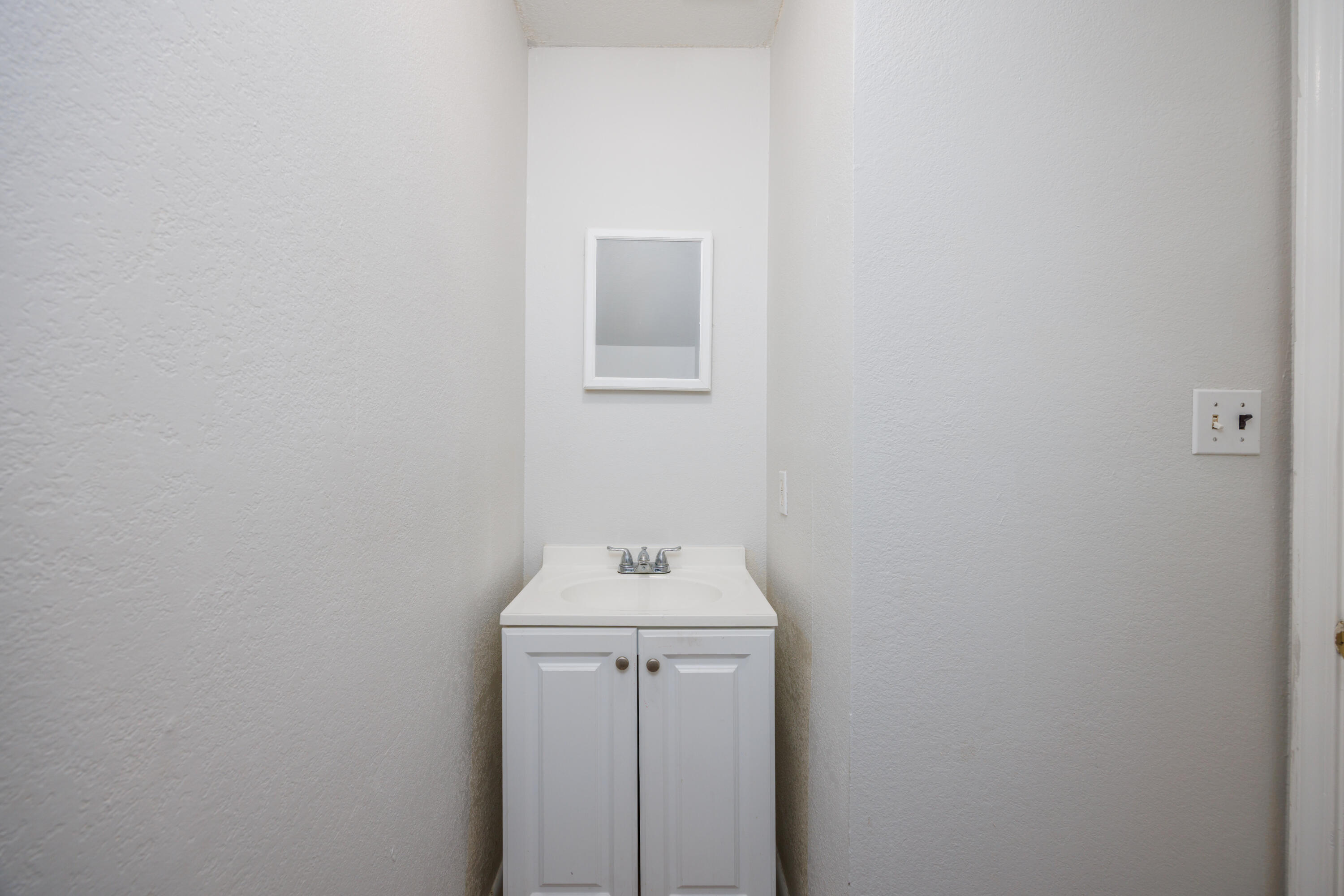 DEVAUX T/H  UNIT 2 - Residential