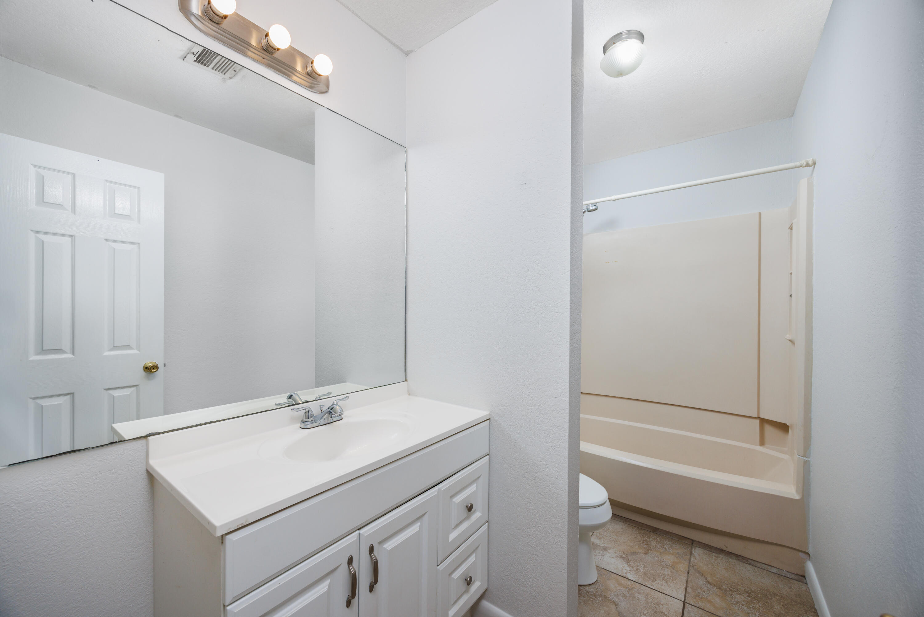 DEVAUX T/H  UNIT 2 - Residential