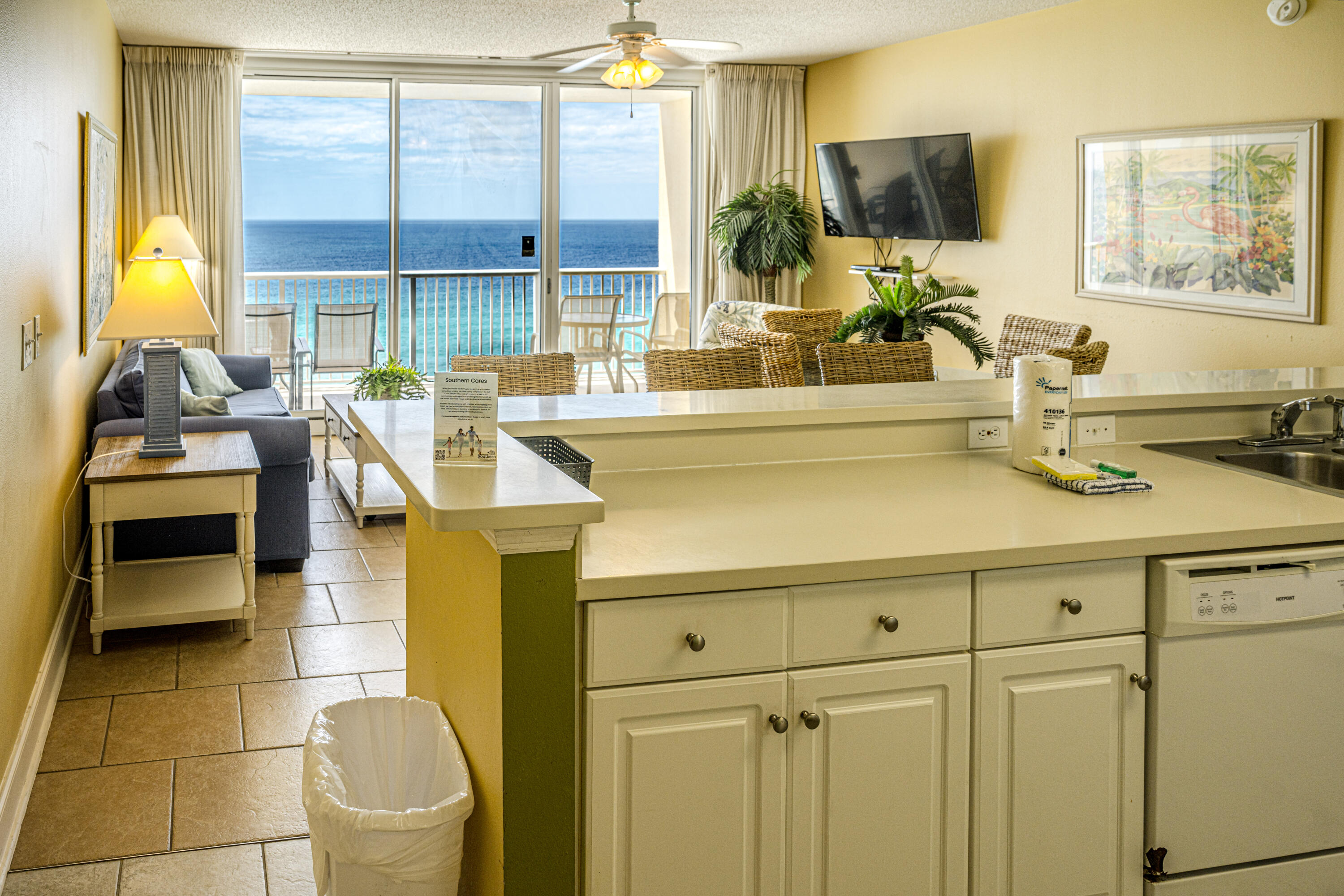 MAJESTIC BEACH TOWERS - Residential