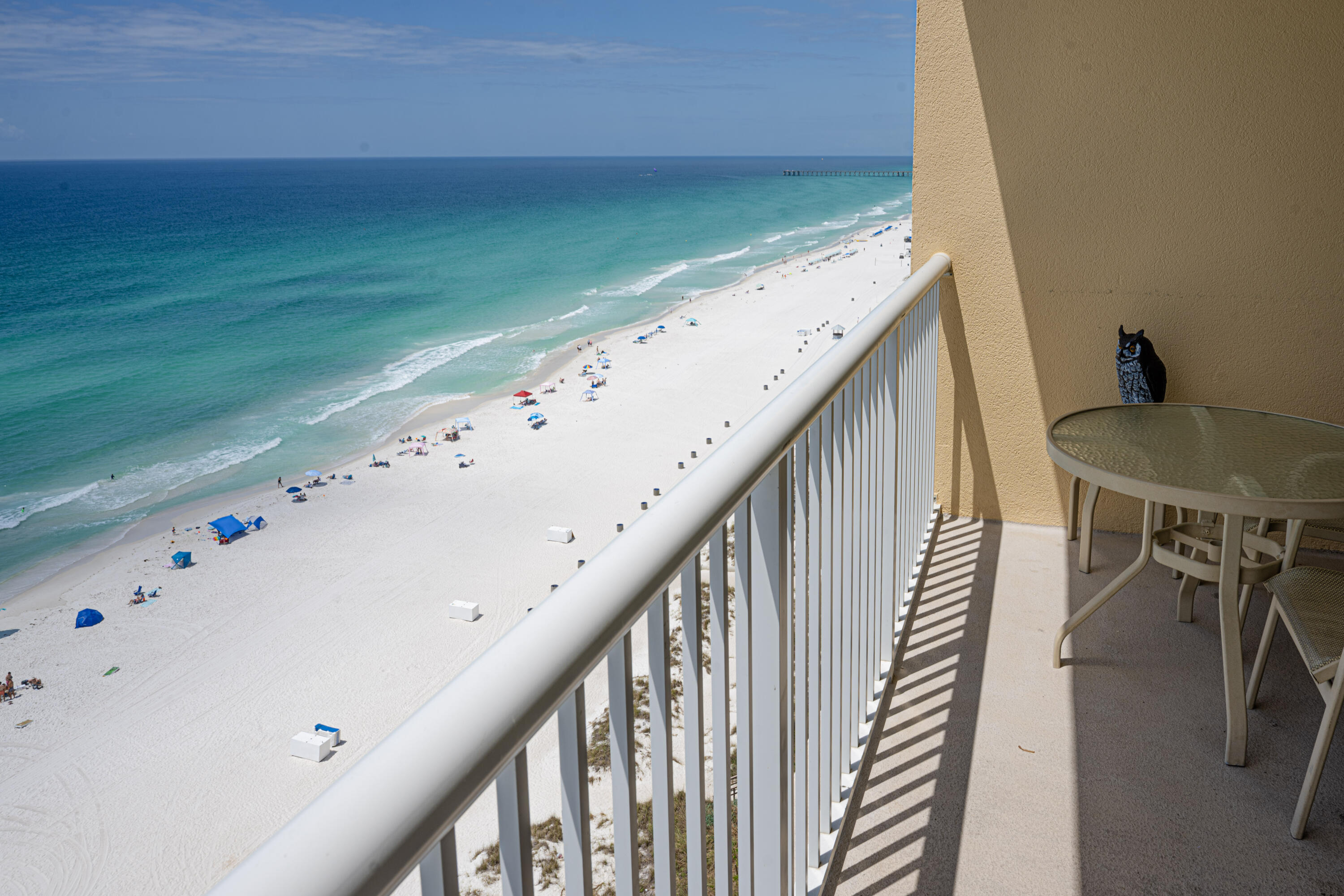 MAJESTIC BEACH TOWERS - Residential
