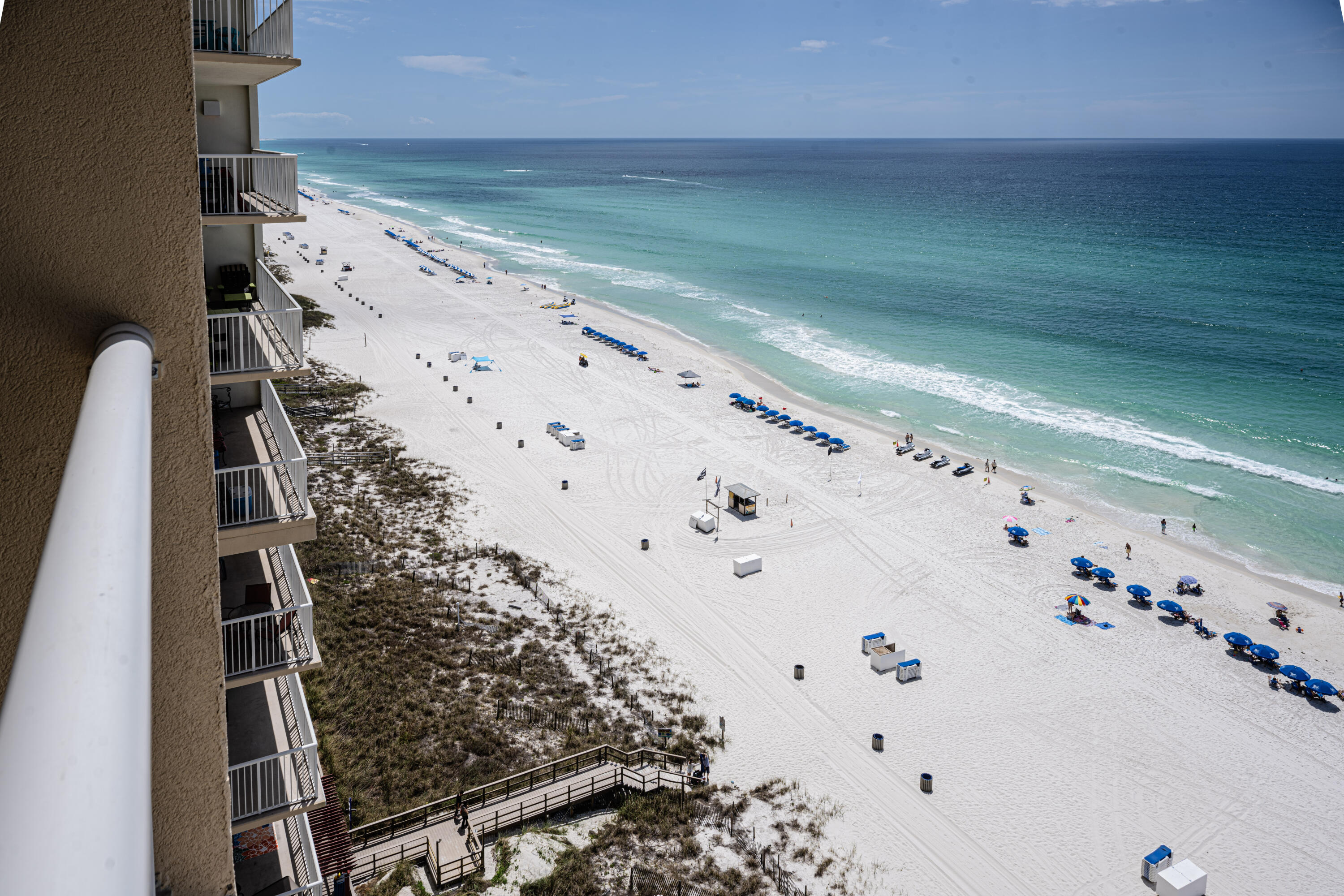 MAJESTIC BEACH TOWERS - Residential