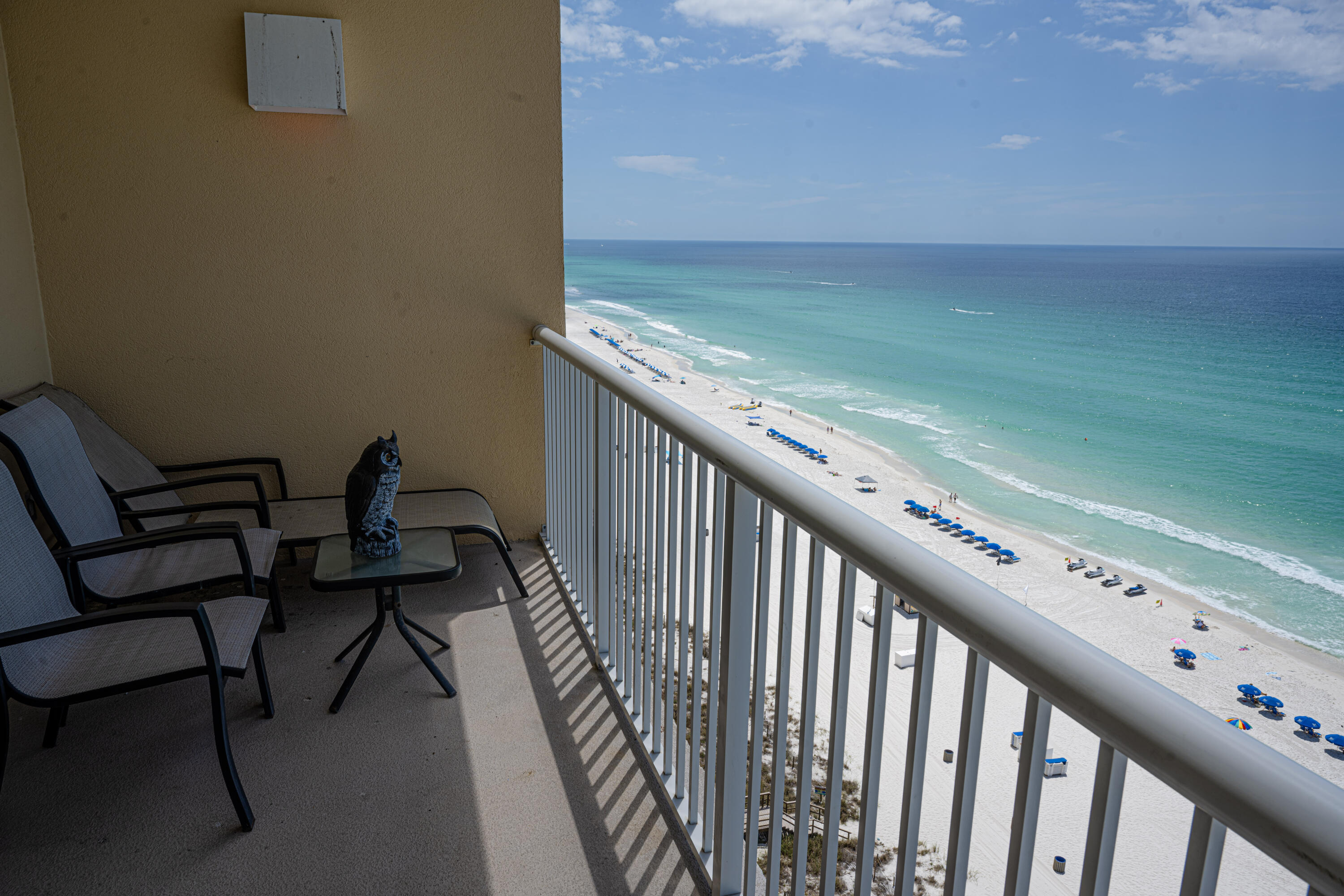 MAJESTIC BEACH TOWERS - Residential