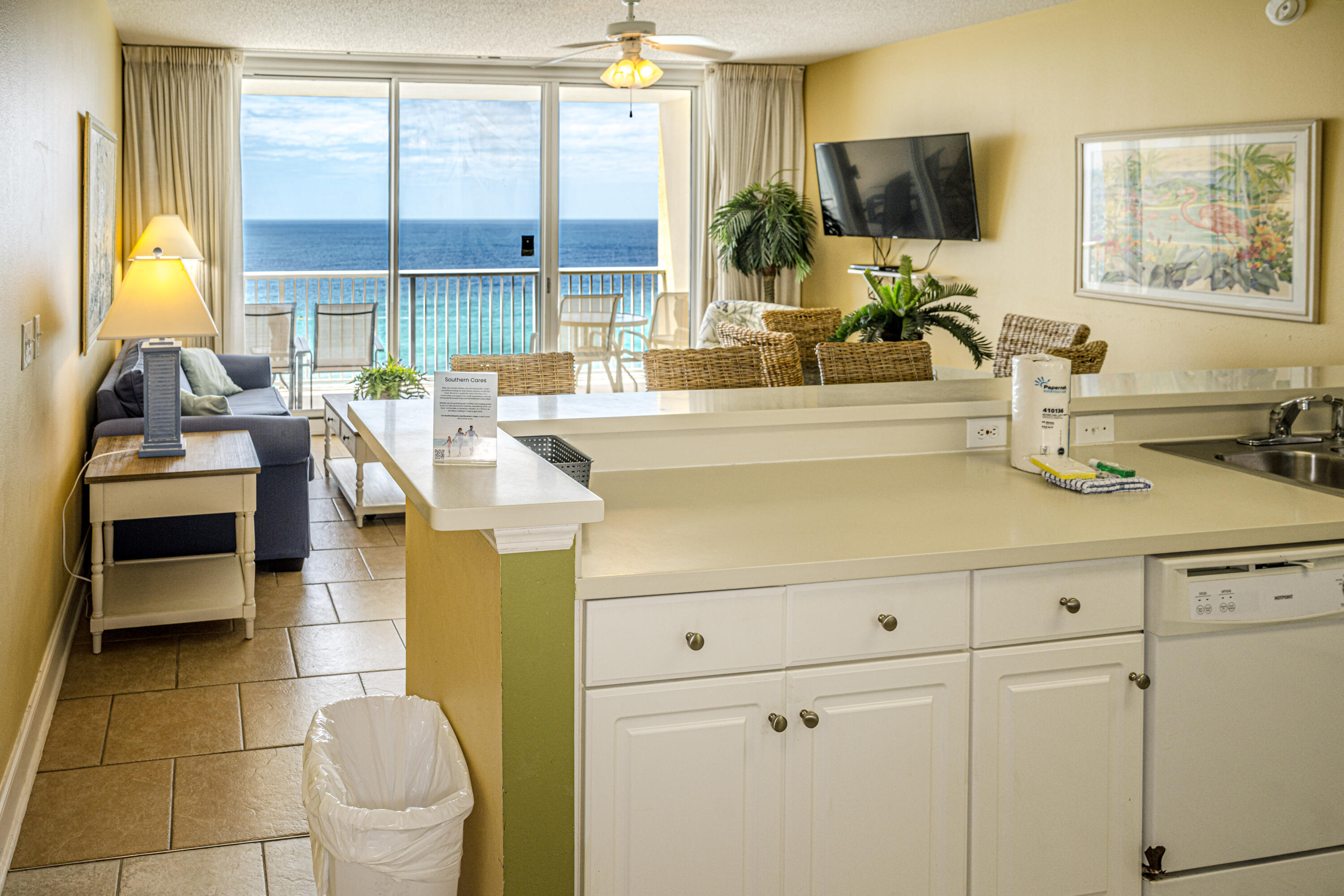 MAJESTIC BEACH TOWERS - Residential