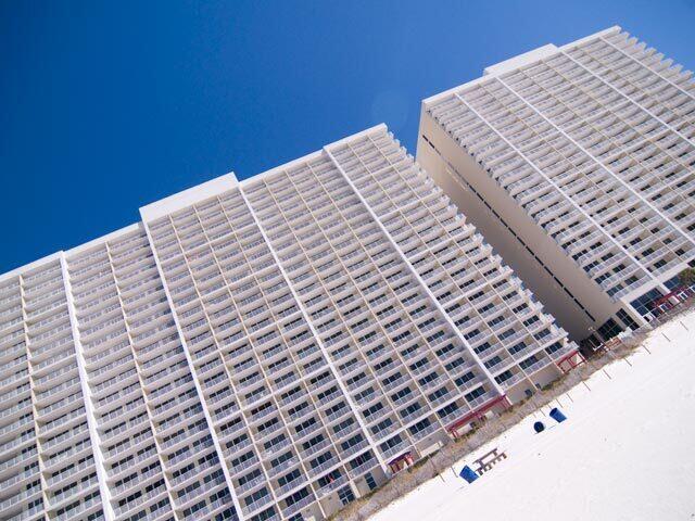 MAJESTIC BEACH TOWERS - Residential