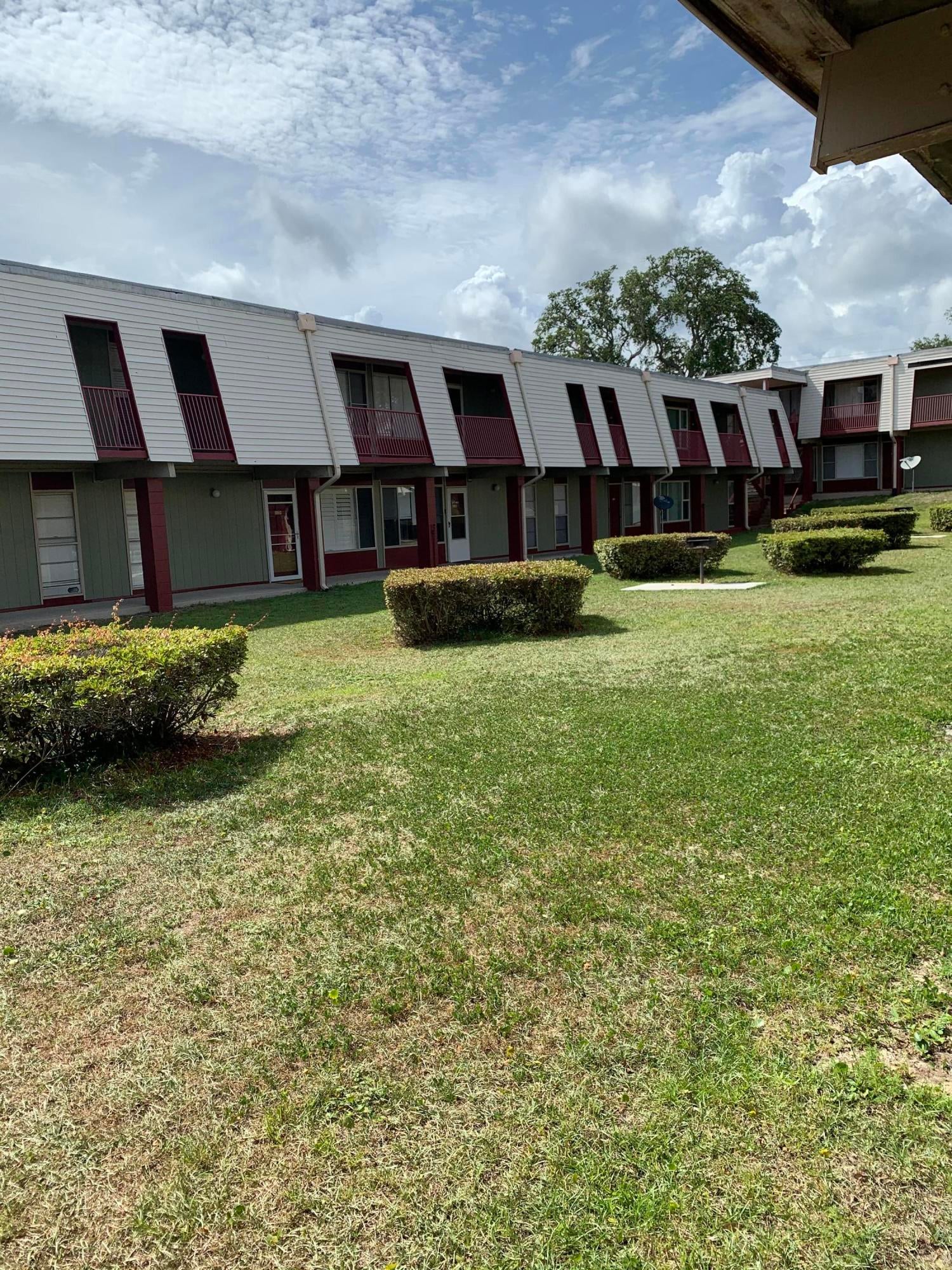 Completely renovated condo on the ground floor at the Pier One! This unit has brand new paint, cabinets, and bathroom. Tenant will have access to the community pool and laundry facilities.