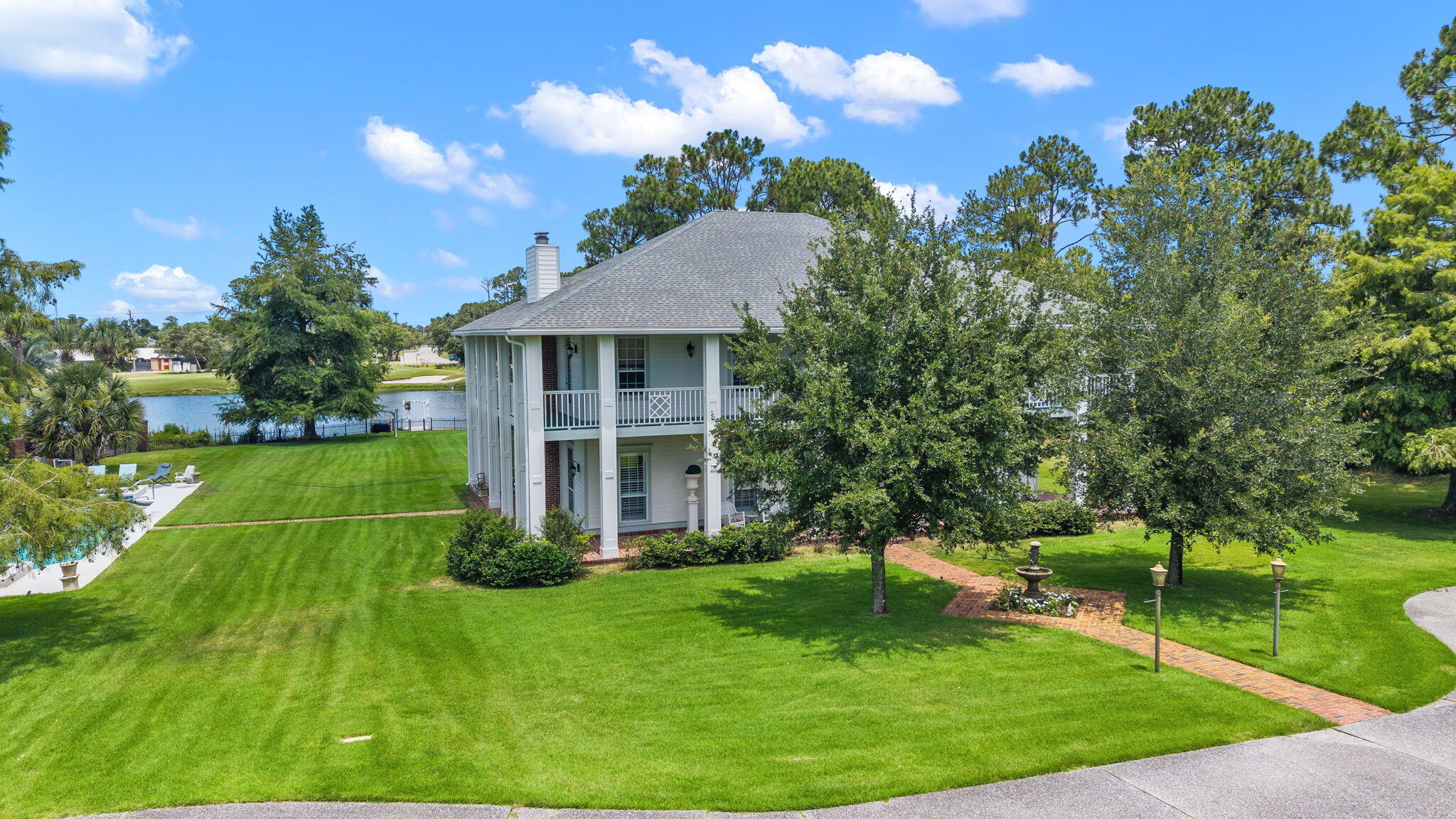 LEGEND LAKES - Residential