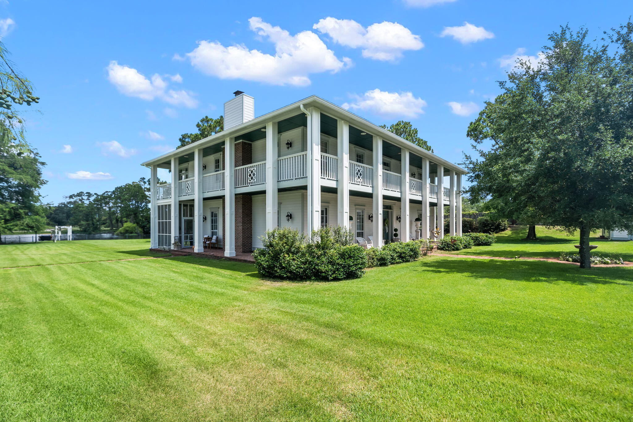 LEGEND LAKES - Residential
