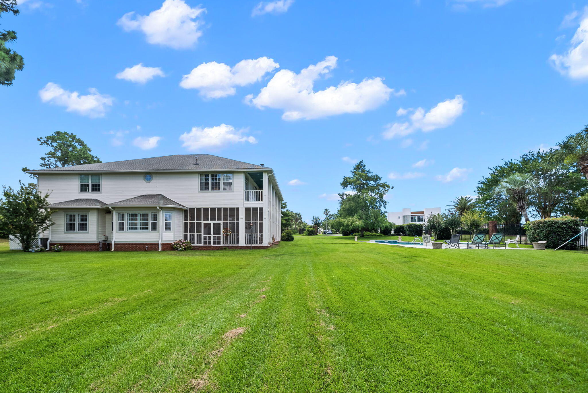 LEGEND LAKES - Residential
