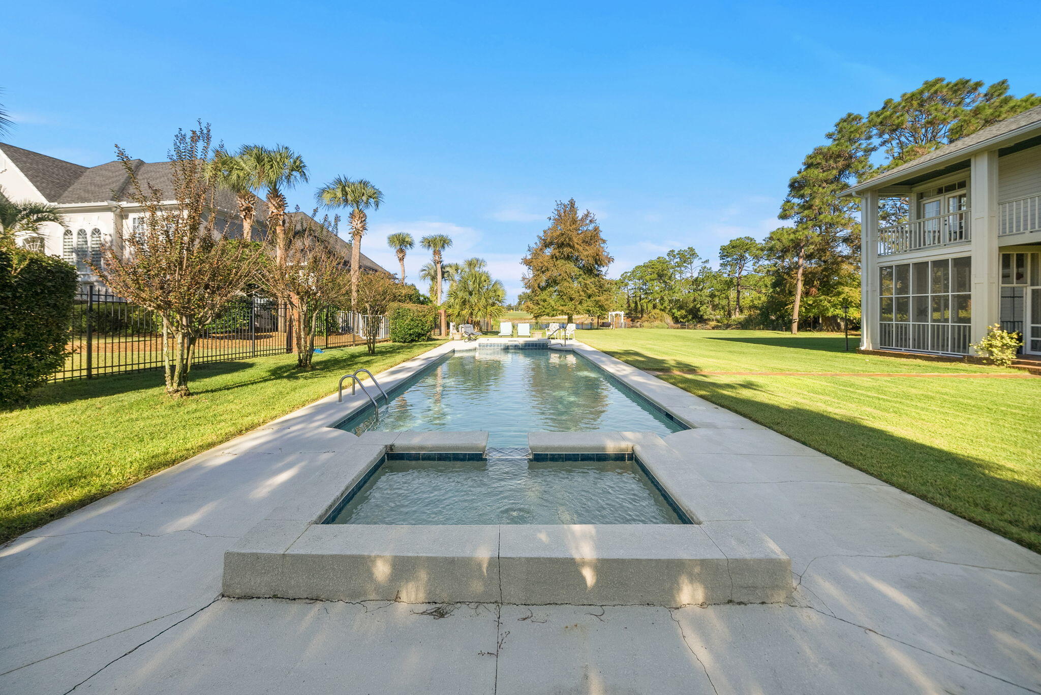 LEGEND LAKES - Residential