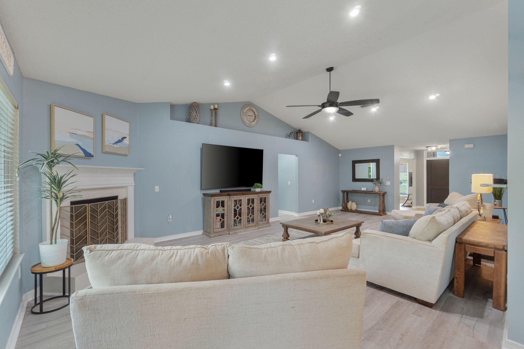 ALICIA PLACE - Residential