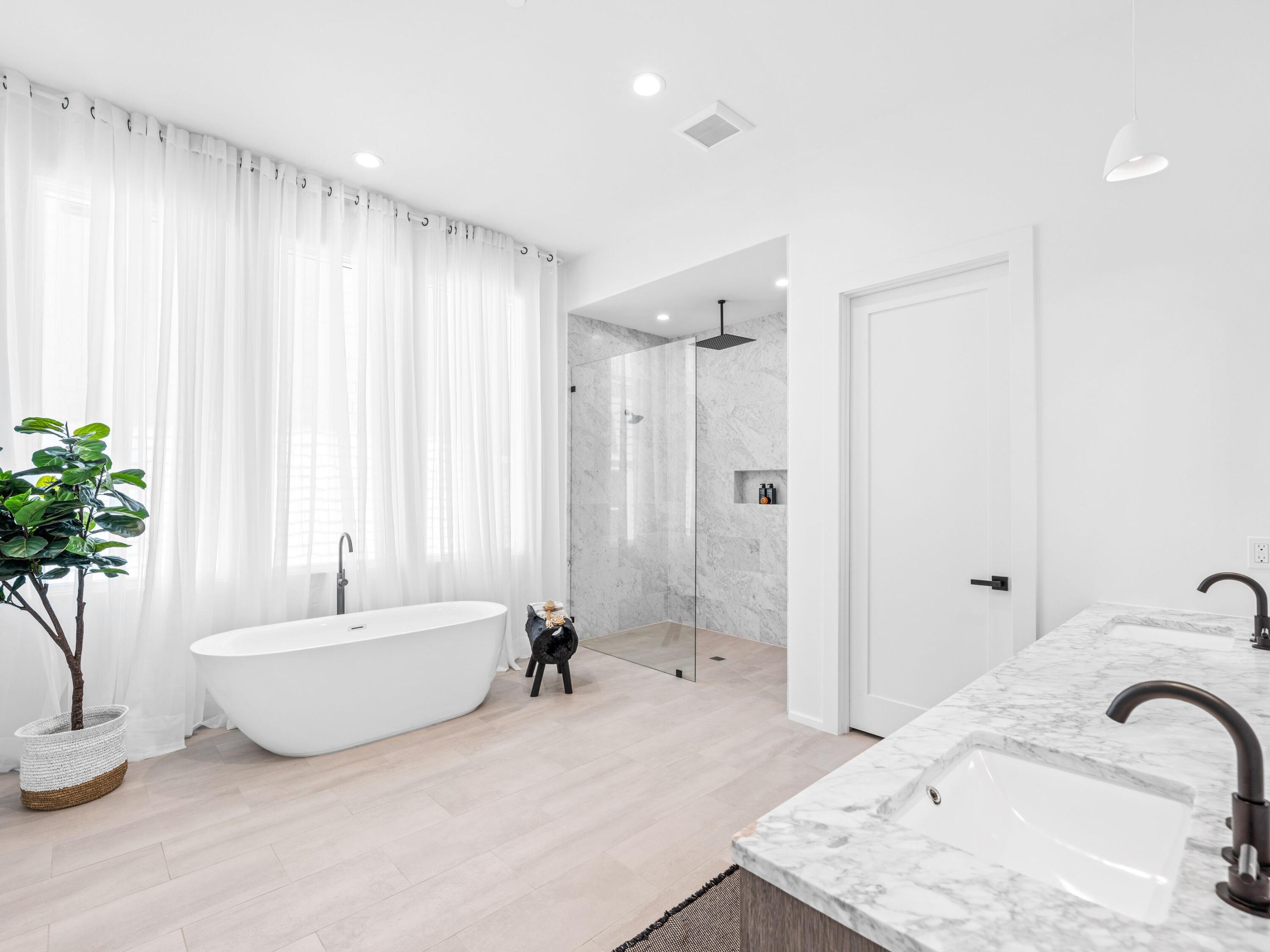 MALA BEACH - Residential