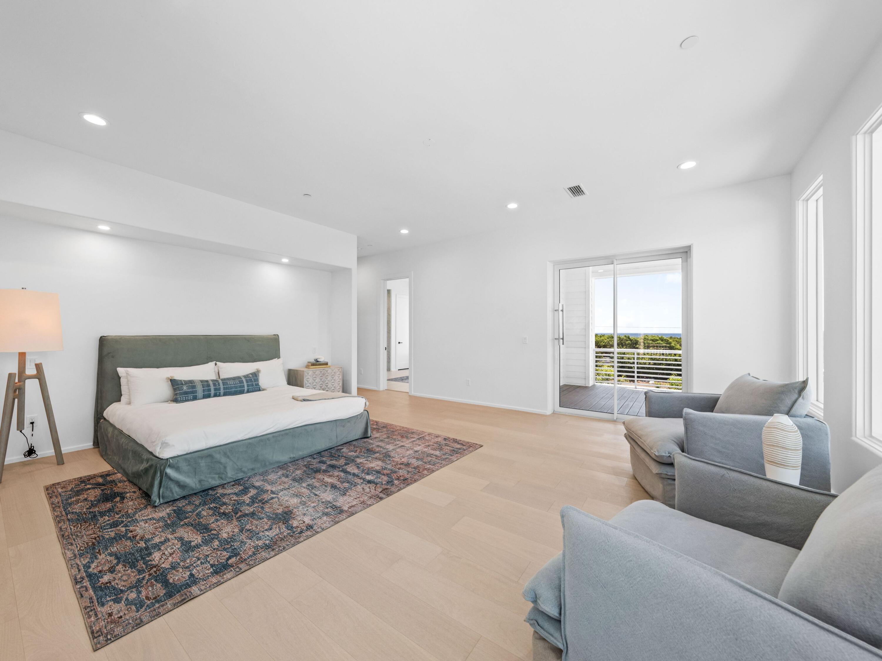 MALA BEACH - Residential