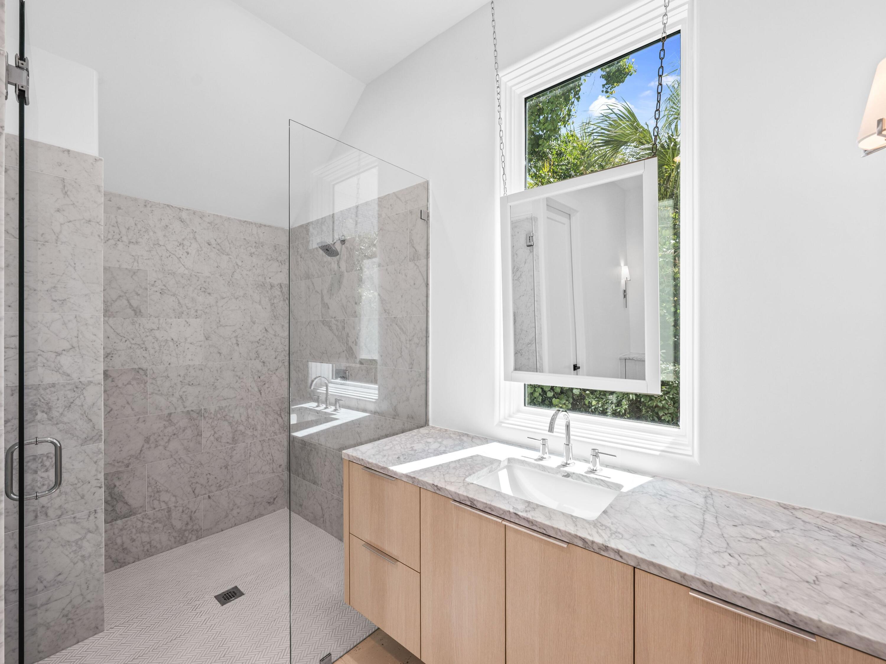 MALA BEACH - Residential