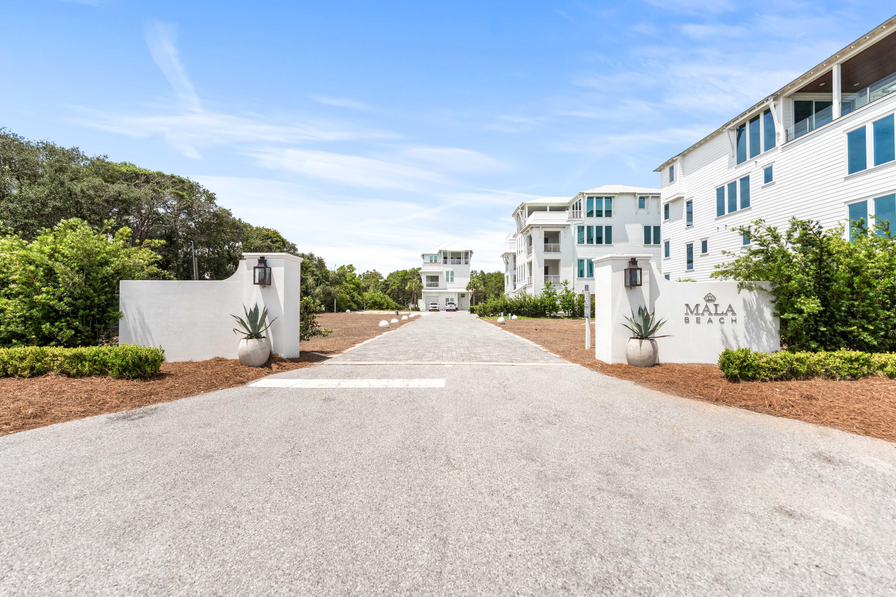 MALA BEACH - Residential