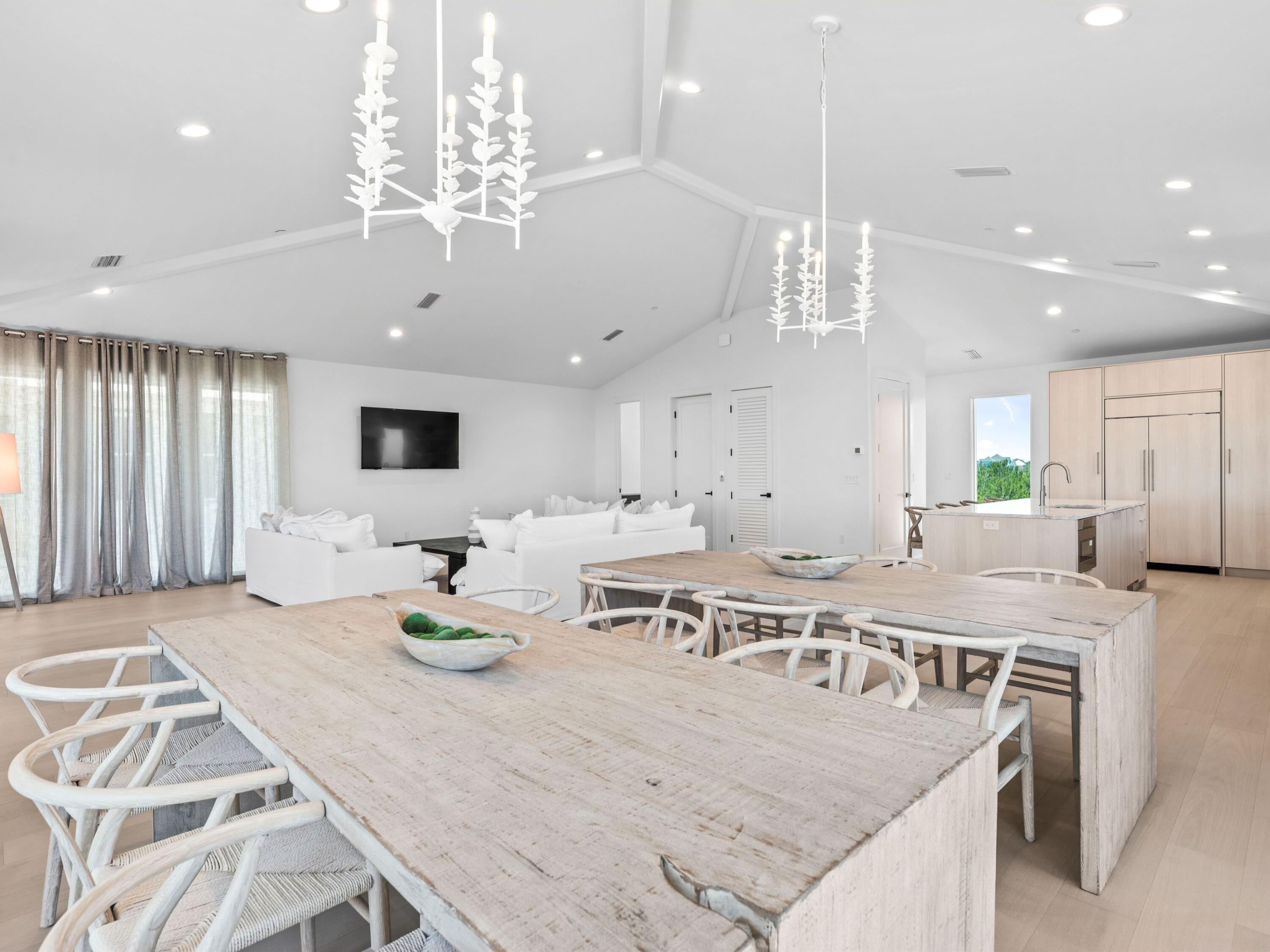 MALA BEACH - Residential