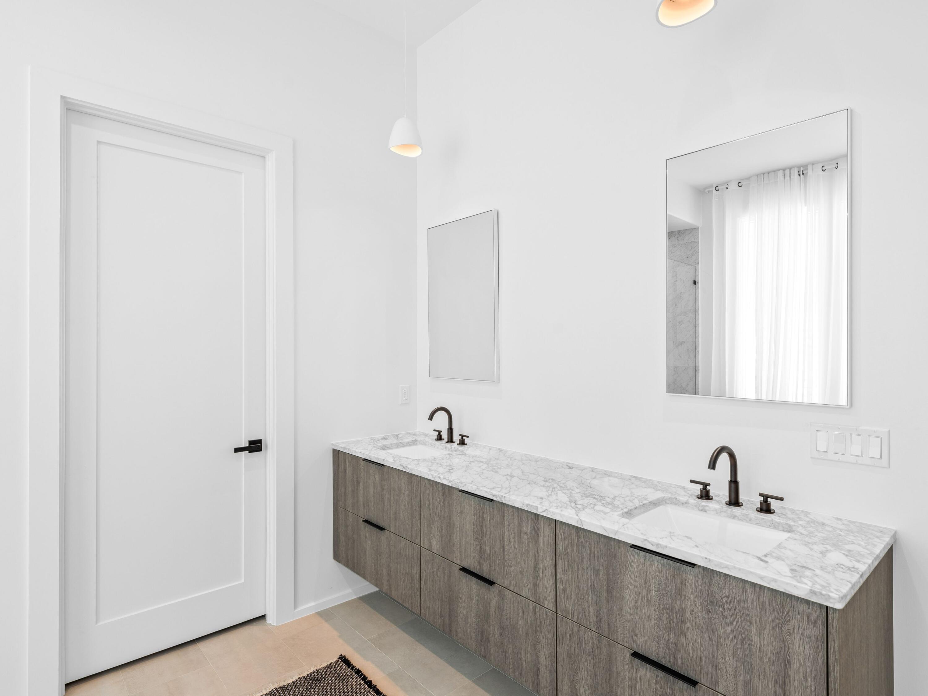 MALA BEACH - Residential