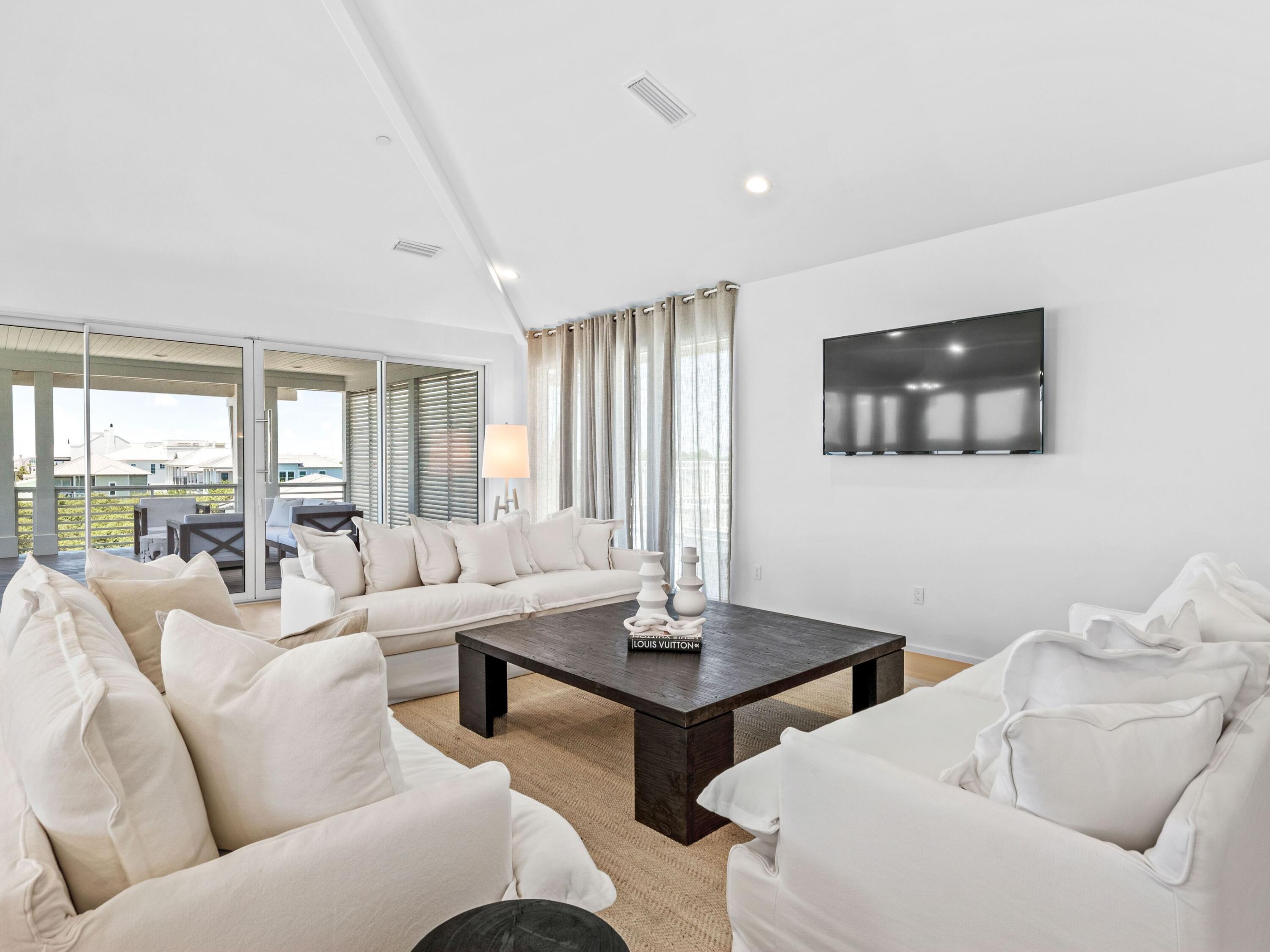 MALA BEACH - Residential