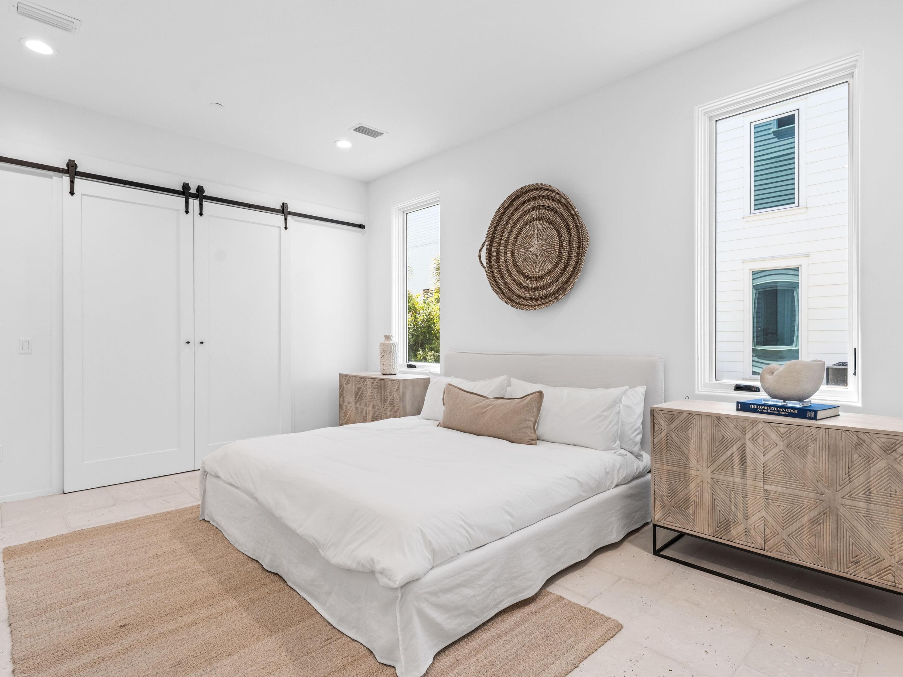 MALA BEACH - Residential